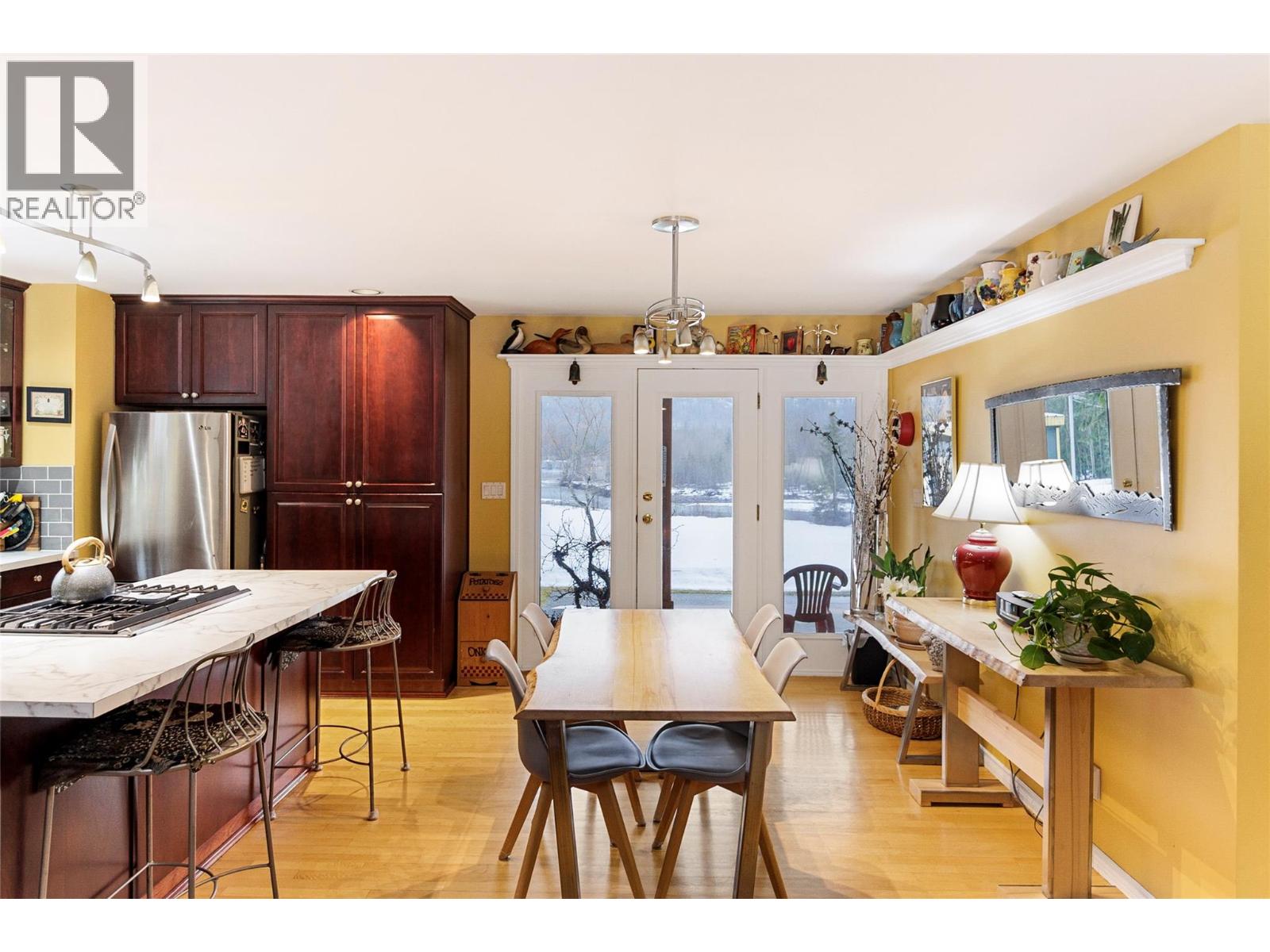 1820 Illecillewaet Road, Revelstoke, British Columbia  V0E 2S0 - Photo 8 - 10377642