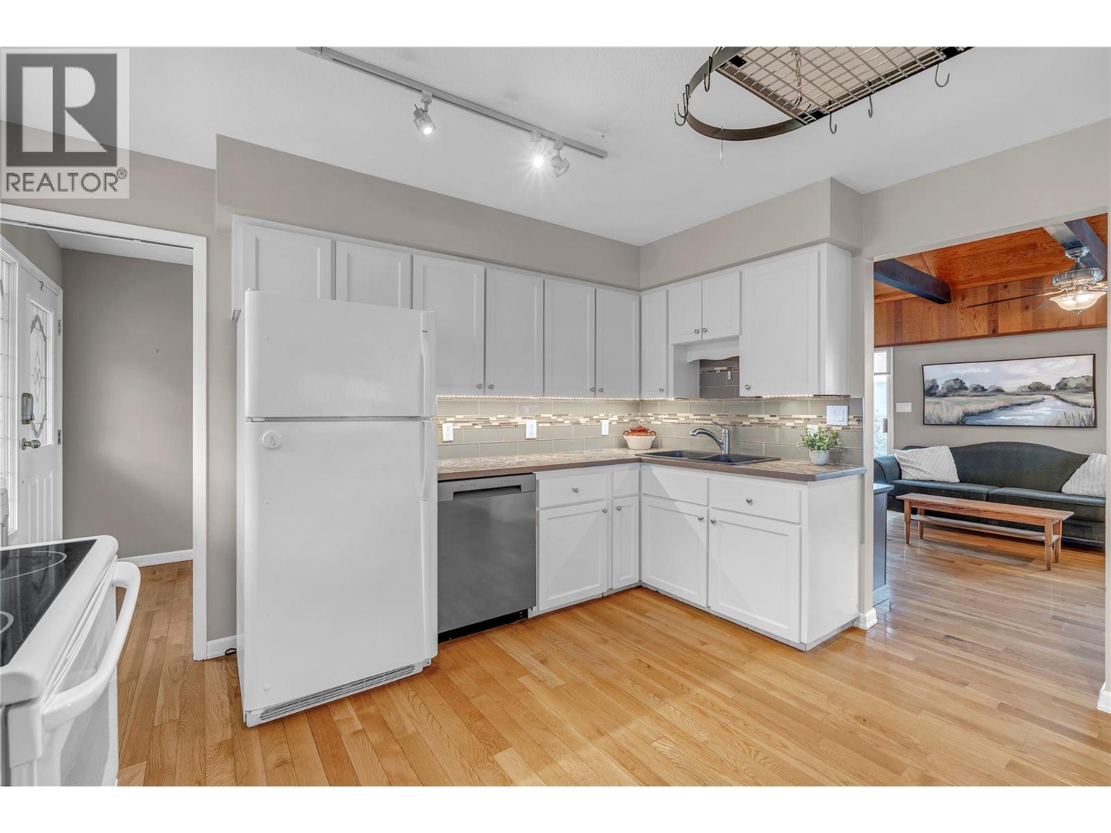 12203 Giants Head Road, Summerland, British Columbia  V0H 1Z7 - Photo 6 - 10378167