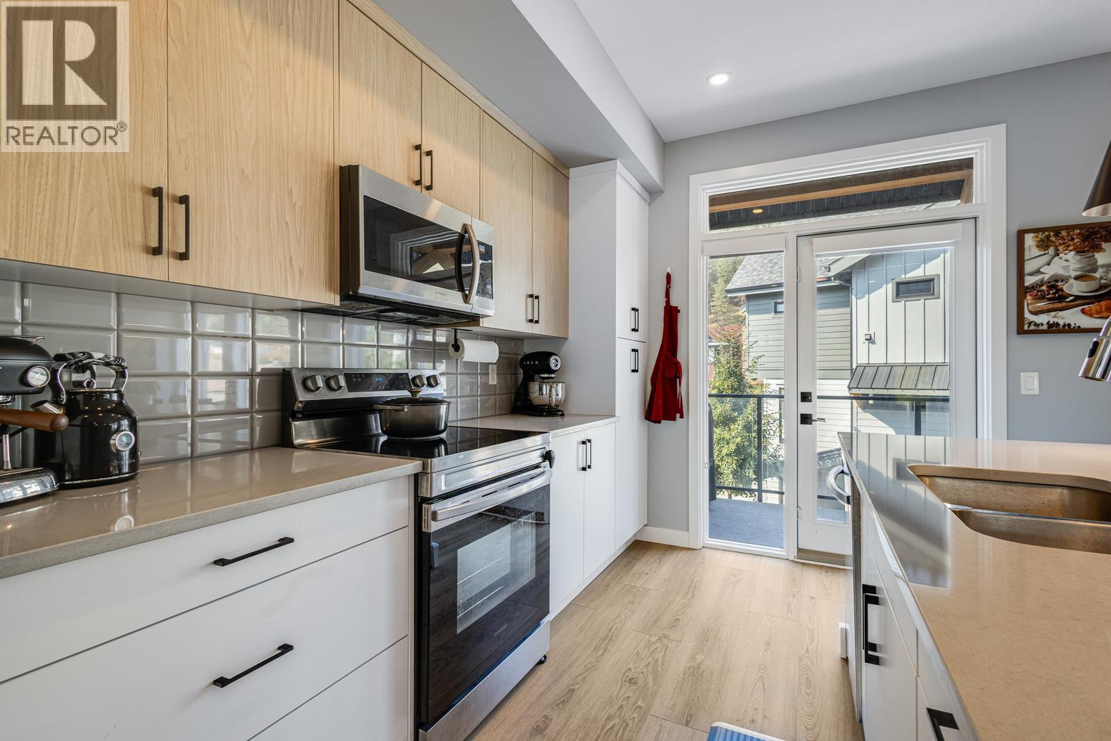 1435 Cara Glen Court Unit# 101, Kelowna, British Columbia  V1V 0G1 - Photo 6 - 10378148