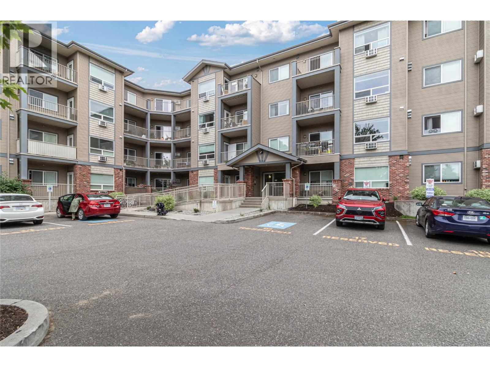 770 Rutland Road Unit# 401, Kelowna, British Columbia  V1X 3B7 - Photo 1 - 10377715