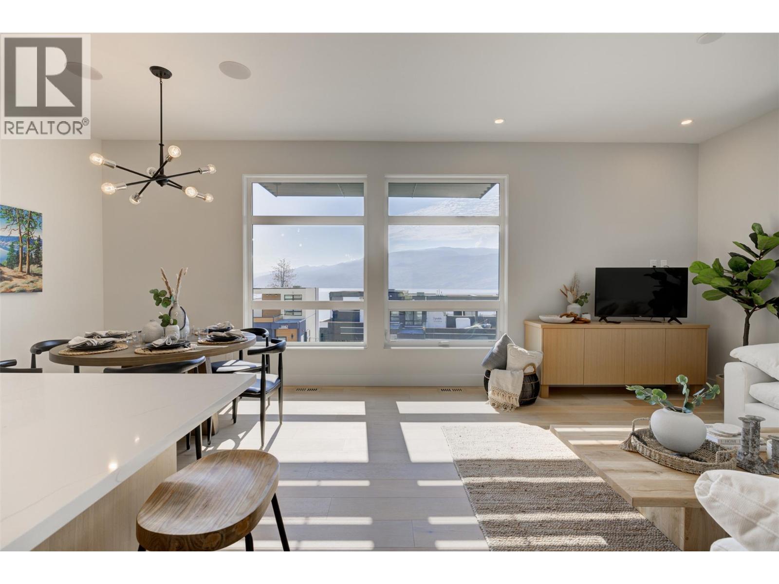 5992 Princess Street, Peachland, British Columbia  V0H 1X7 - Photo 10 - 10377591