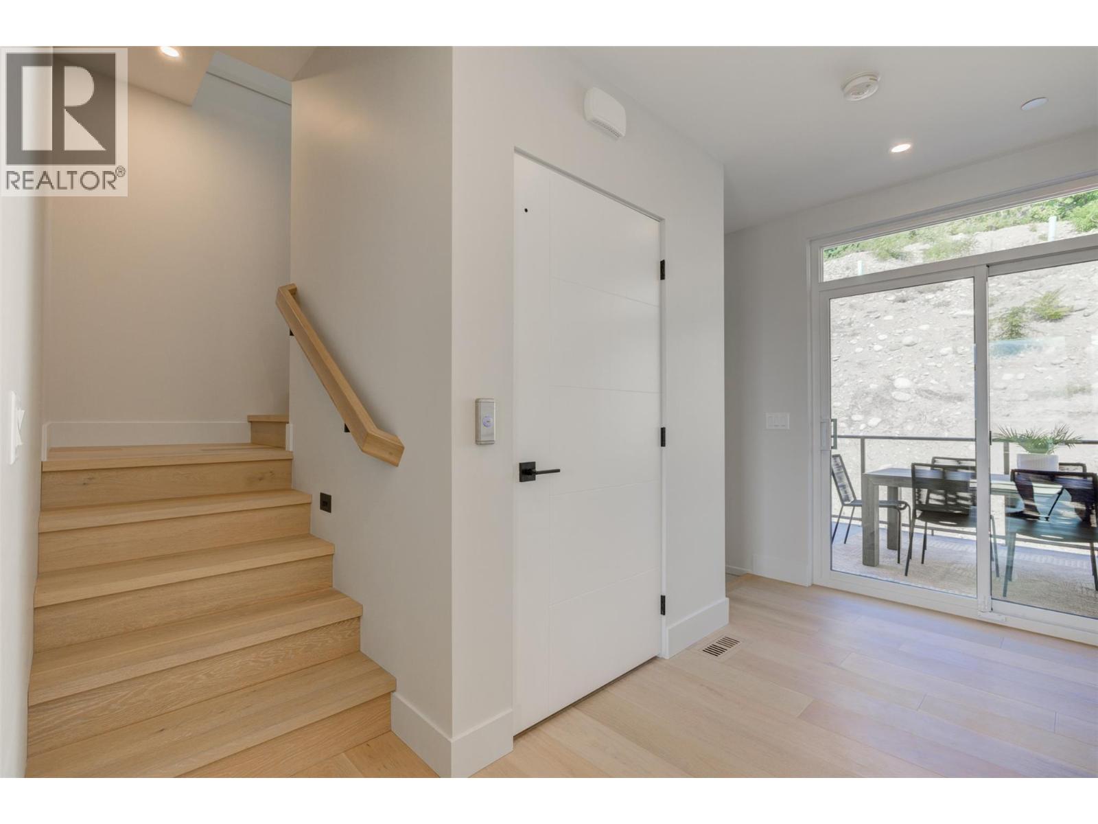 5992 Princess Street, Peachland, British Columbia  V0H 1X7 - Photo 24 - 10377591