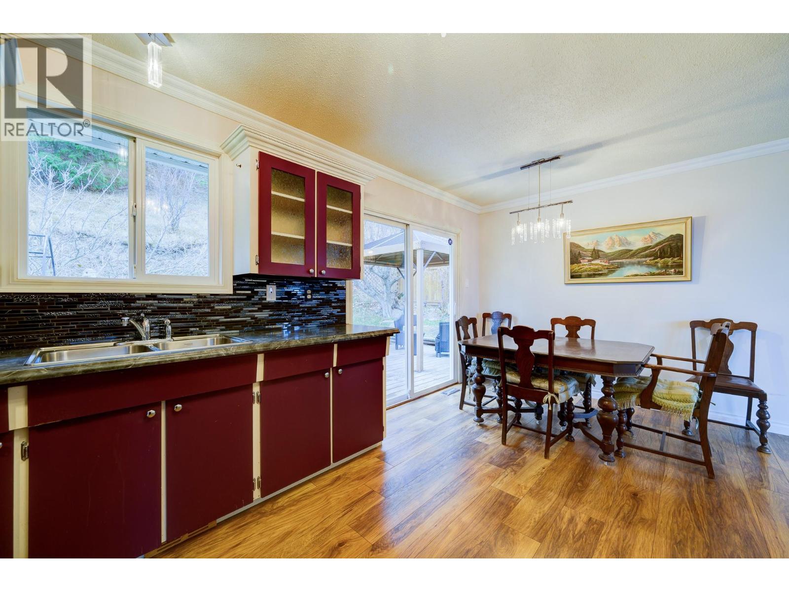 1047 Lamar Place, Kamloops, British Columbia  V2C 5V2 - Photo 9 - 10378220