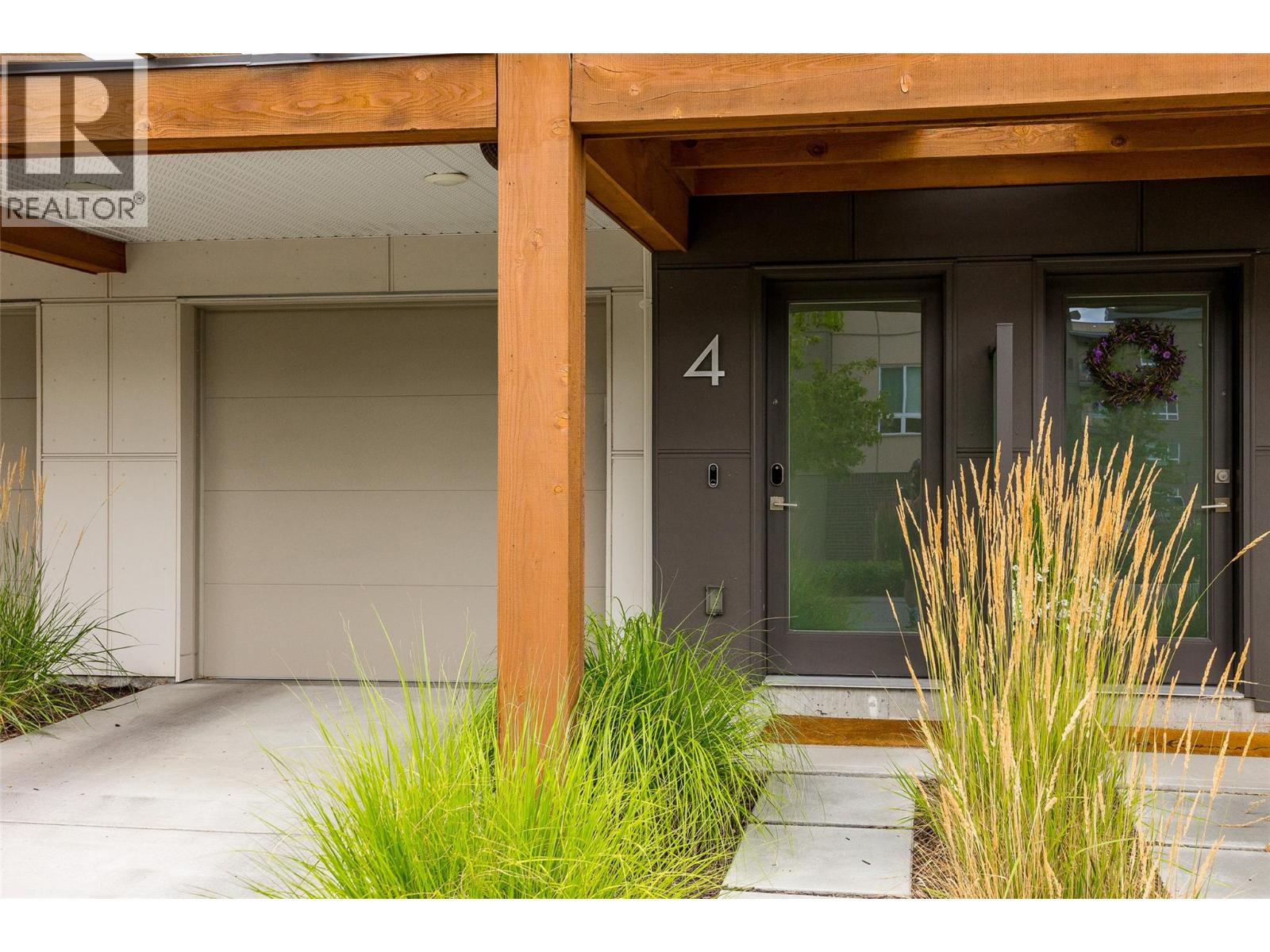 720 Valley Road Unit# 4, Kelowna, British Columbia  V1V 0E1 - Photo 3 - 10377754