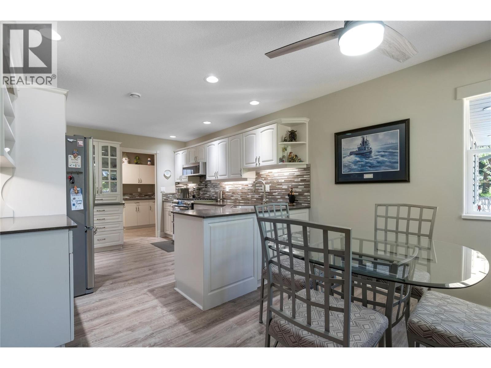 1047 Wharf Road, Scotch Creek, British Columbia  V0E 1M5 - Photo 2 - 10377623