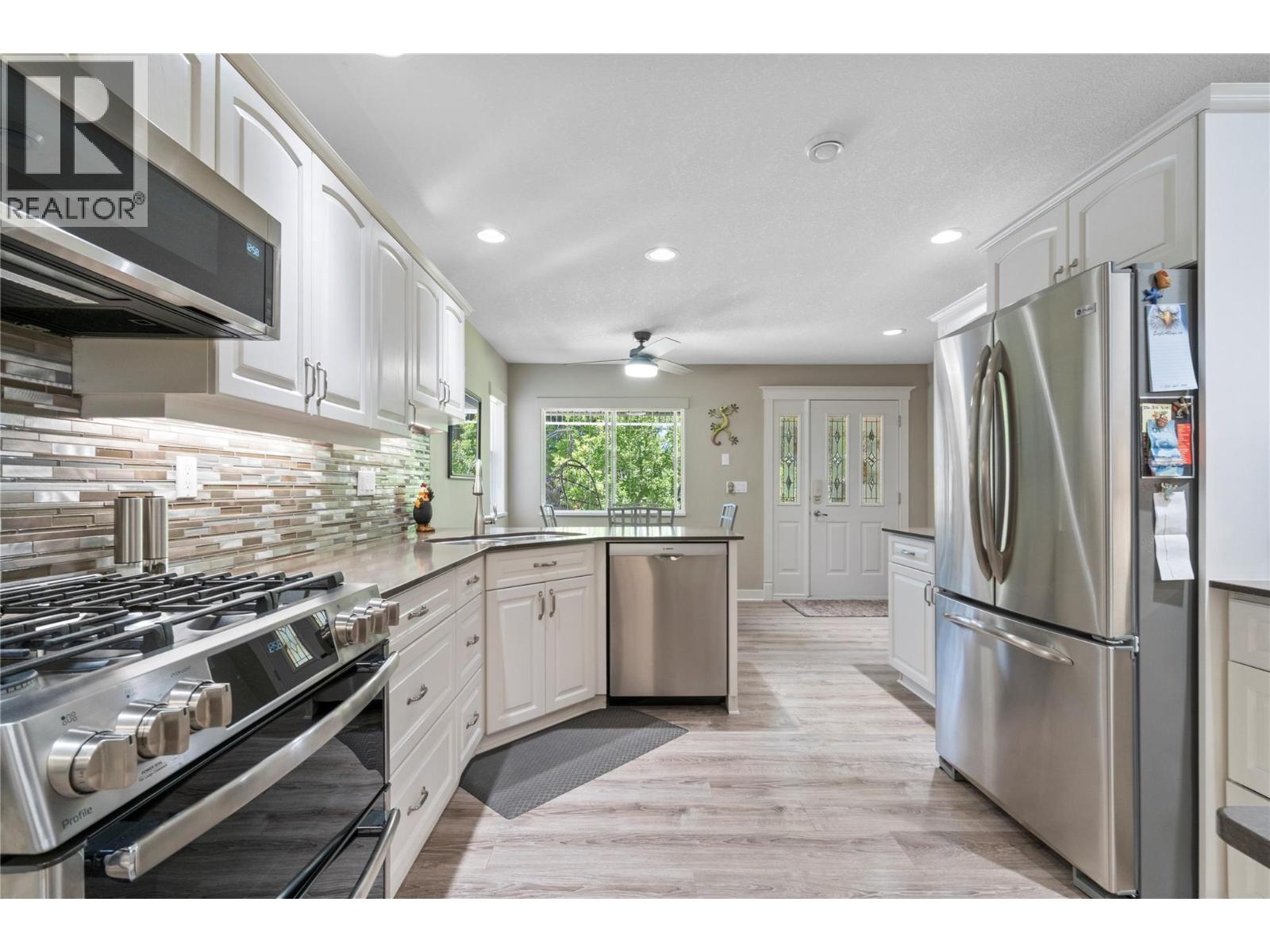 1047 Wharf Road, Scotch Creek, British Columbia  V0E 1M5 - Photo 8 - 10377623