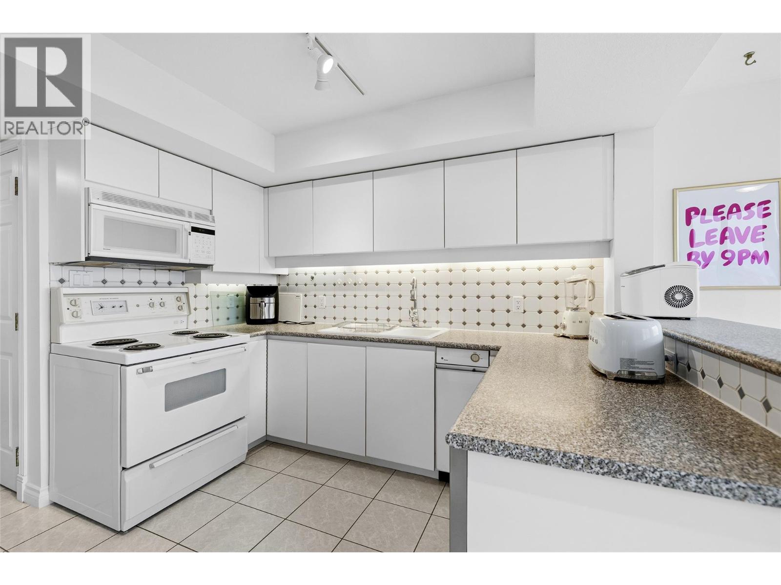 1160 Sunset Drive Unit# 901, Kelowna, British Columbia  V1Y 9P7 - Photo 4 - 10378008