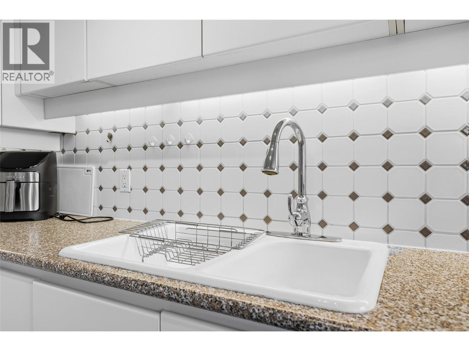 1160 Sunset Drive Unit# 901, Kelowna, British Columbia  V1Y 9P7 - Photo 5 - 10378008