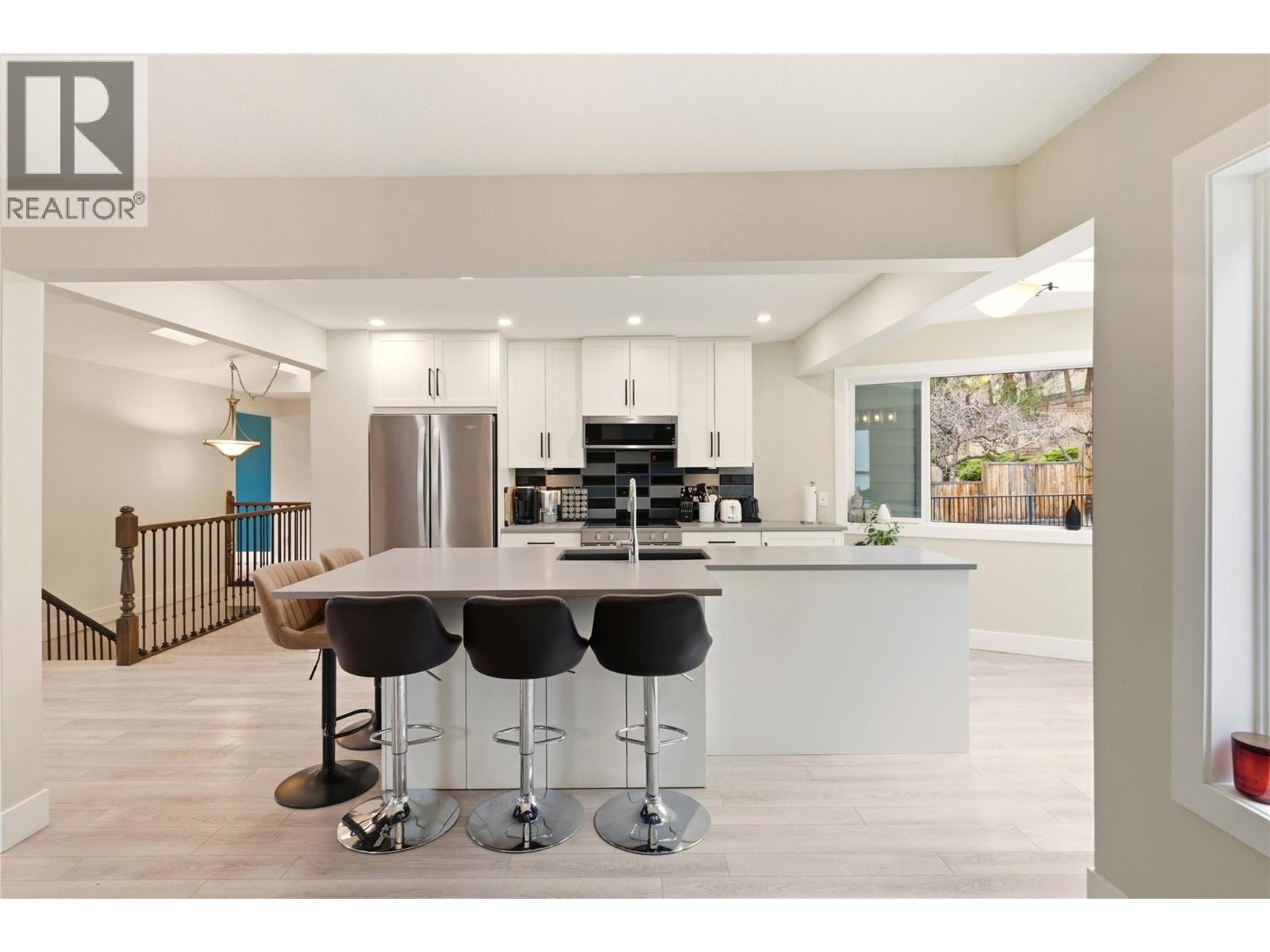 2218 Omineca Place, Kelowna, British Columbia  V1V 1H7 - Photo 8 - 10376786