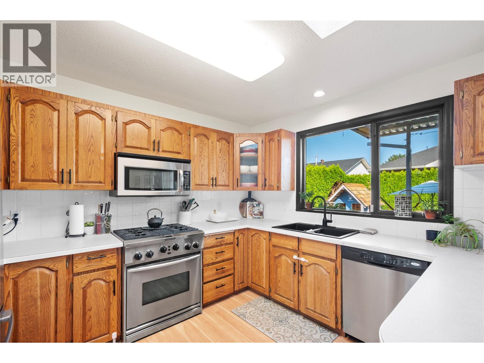 111 Roy Avenue, Penticton, British Columbia  V2A 3M8 - Photo 4 - 10378187