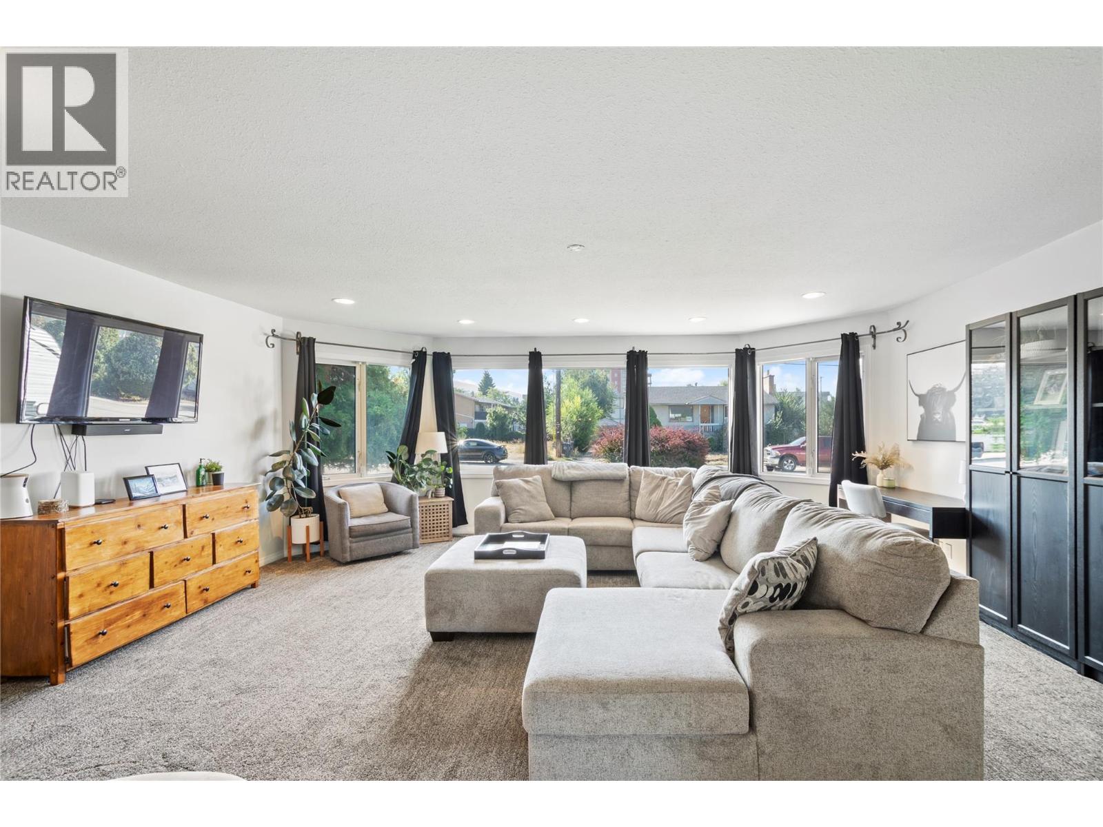 111 Roy Avenue, Penticton, British Columbia  V2A 3M8 - Photo 8 - 10378187