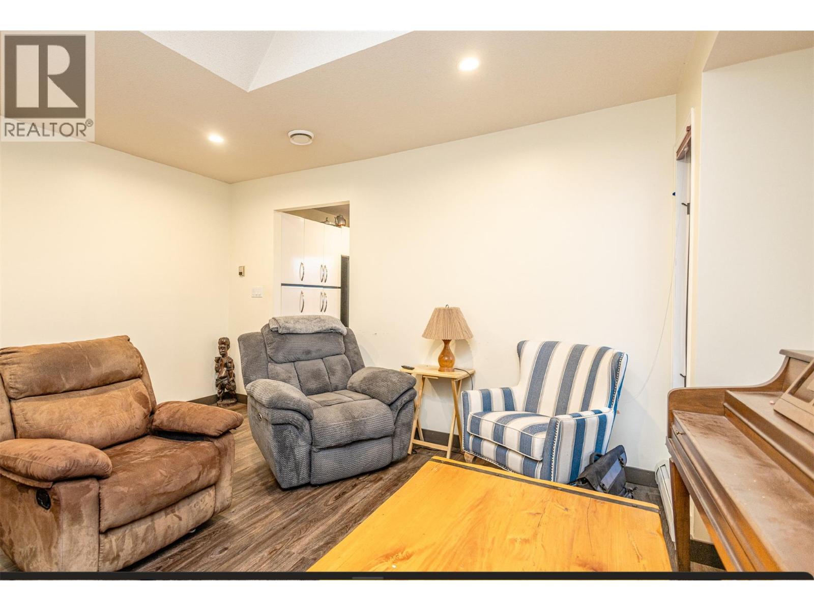 6063 Beatrice Road, Peachland, British Columbia  V0H 1X4 - Photo 11 - 10378149