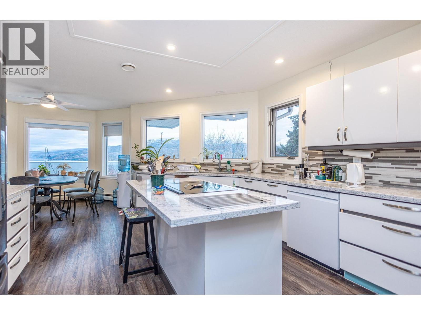 6063 Beatrice Road, Peachland, British Columbia  V0H 1X4 - Photo 2 - 10378149
