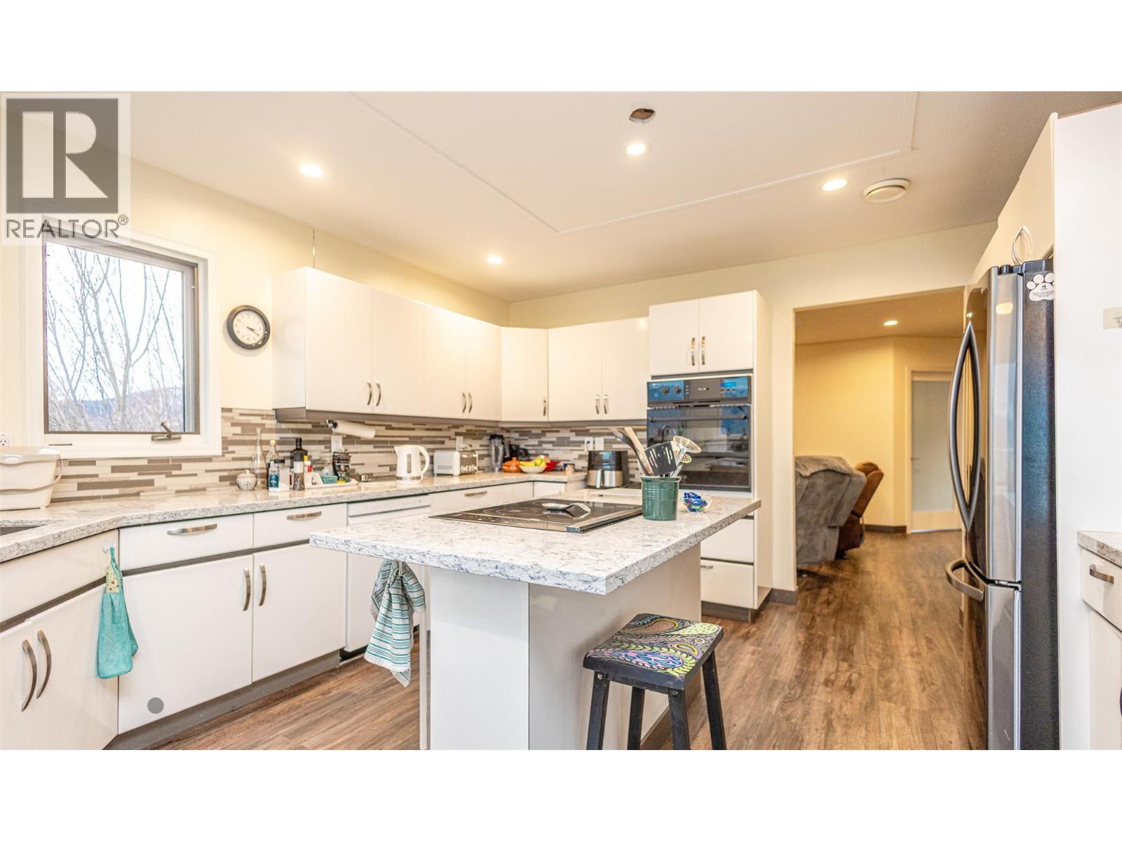 6063 Beatrice Road, Peachland, British Columbia  V0H 1X4 - Photo 5 - 10378149