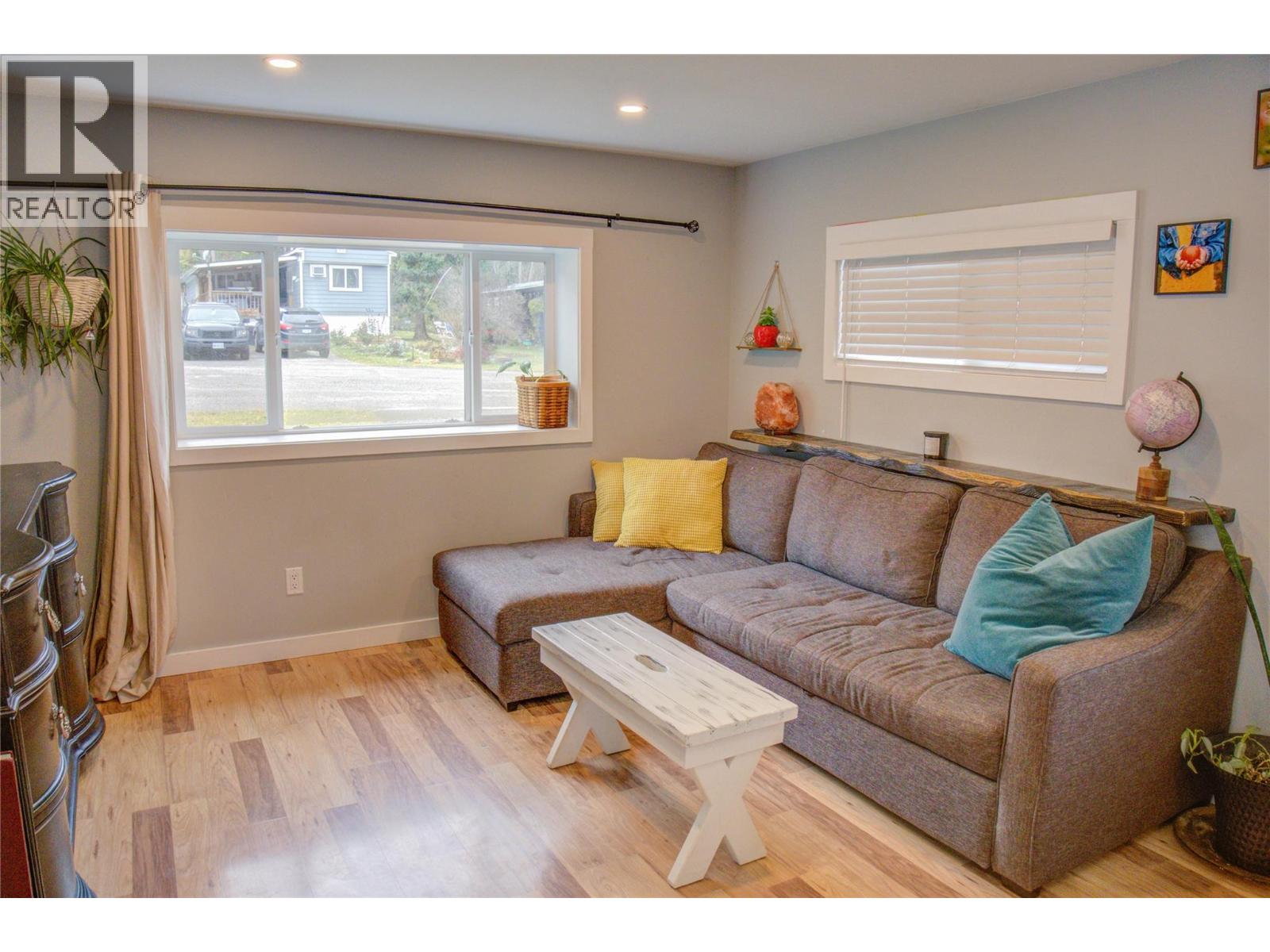 3063 Hornsberger Road Unit# 6, Salmon Arm, British Columbia  V1E 4M1 - Photo 6 - 10378120