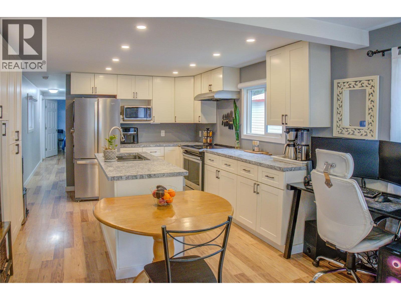 3063 Hornsberger Road Unit# 6, Salmon Arm, British Columbia  V1E 4M1 - Photo 8 - 10378120