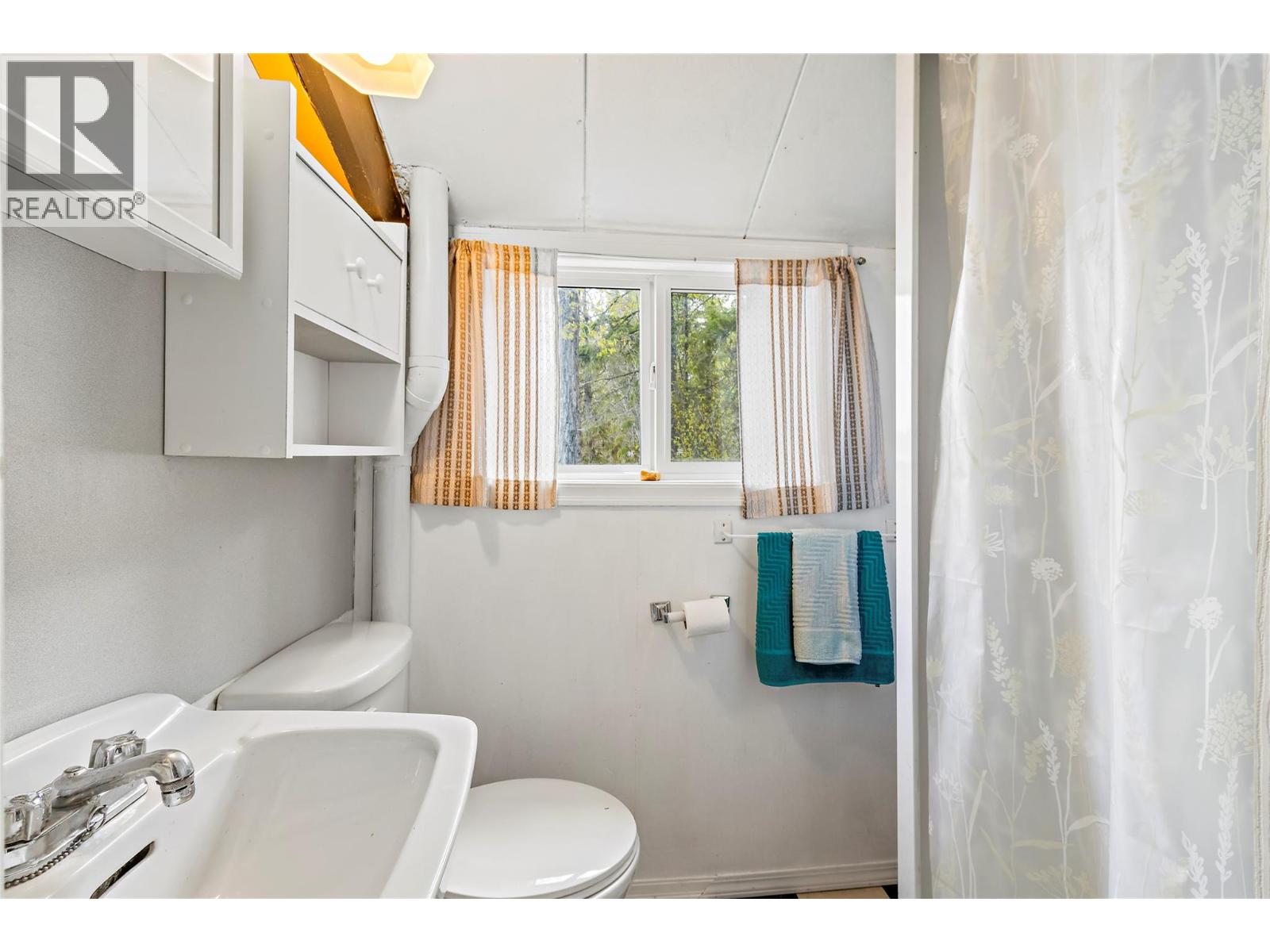 1665 Blind Bay Road, Blind Bay, British Columbia  V0E 2W0 - Photo 21 - 10377526