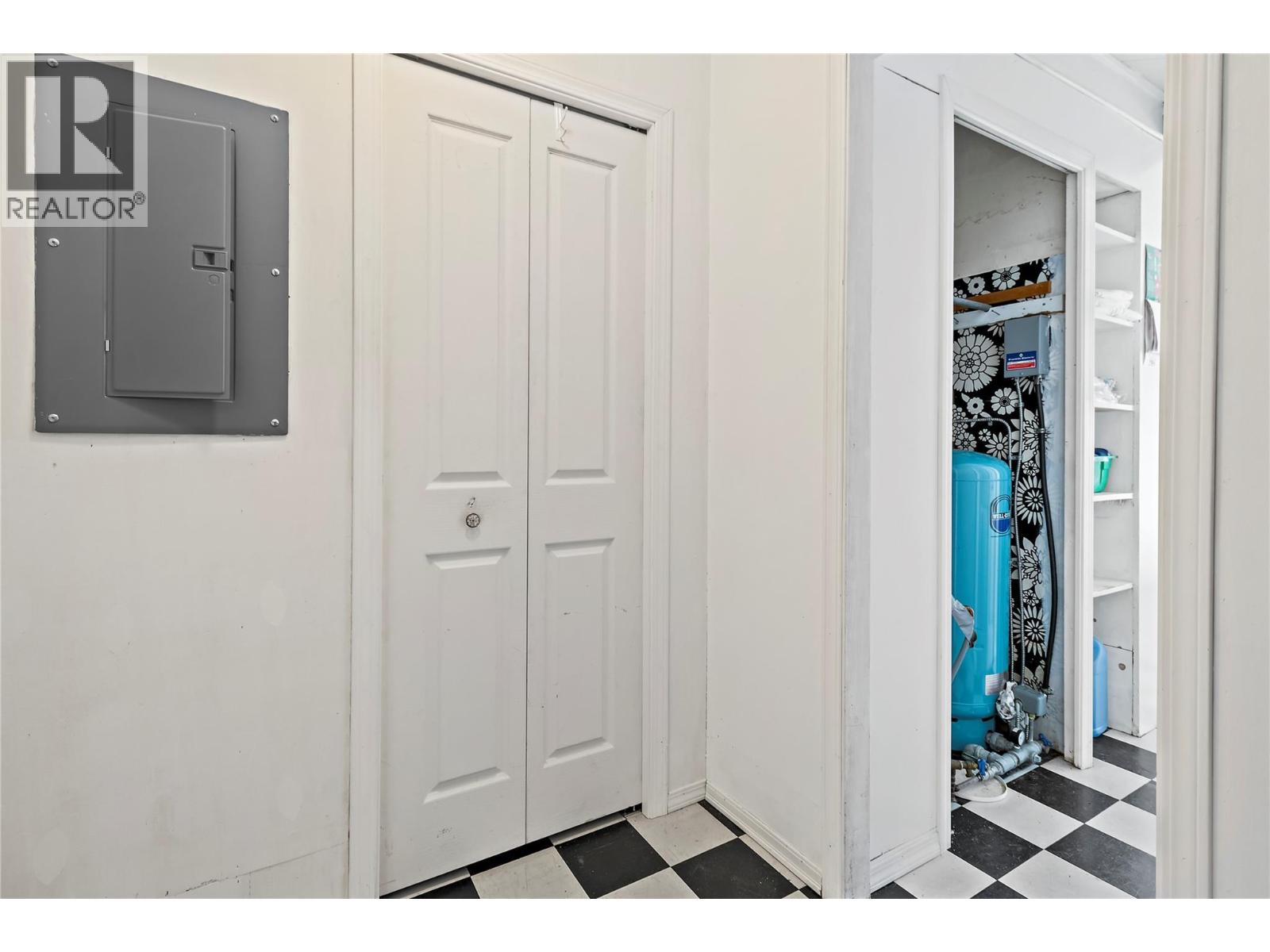 1665 Blind Bay Road, Blind Bay, British Columbia  V0E 2W0 - Photo 7 - 10377526