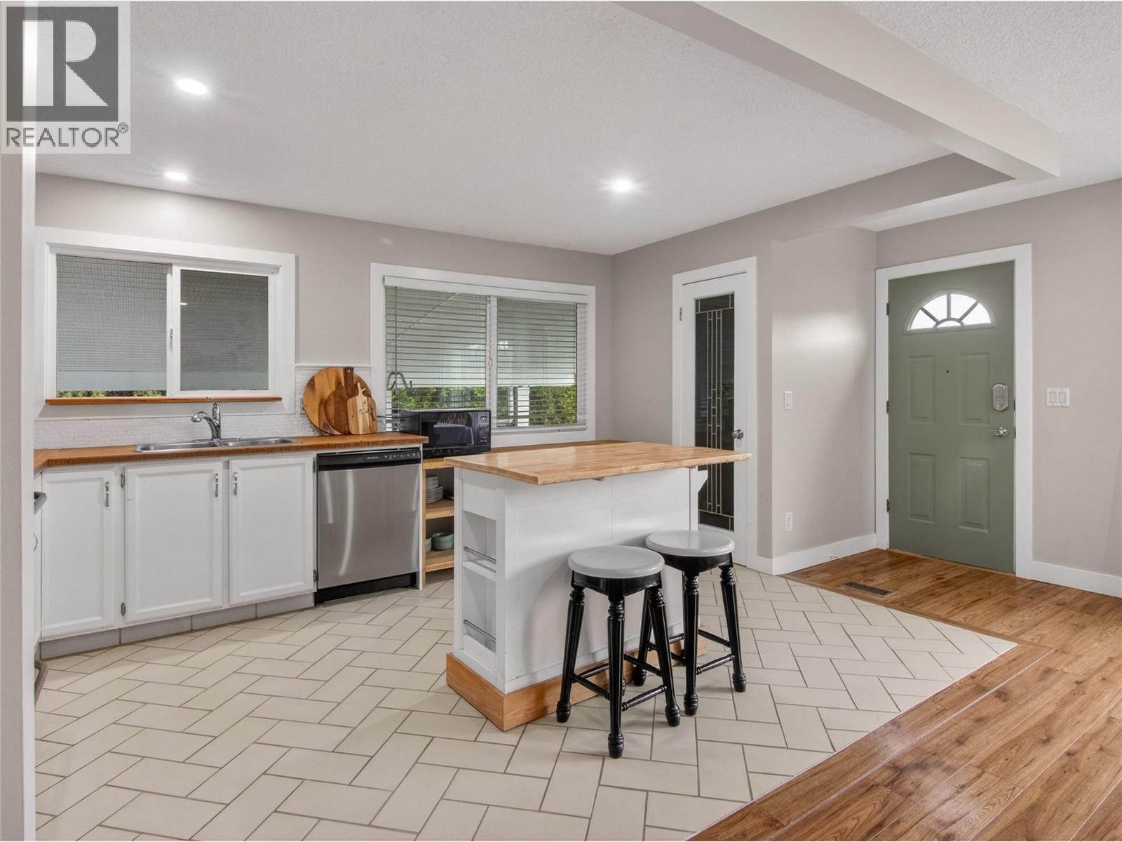 1357 Creekside Road, Kelowna, British Columbia  V1X 1B2 - Photo 8 - 10377804