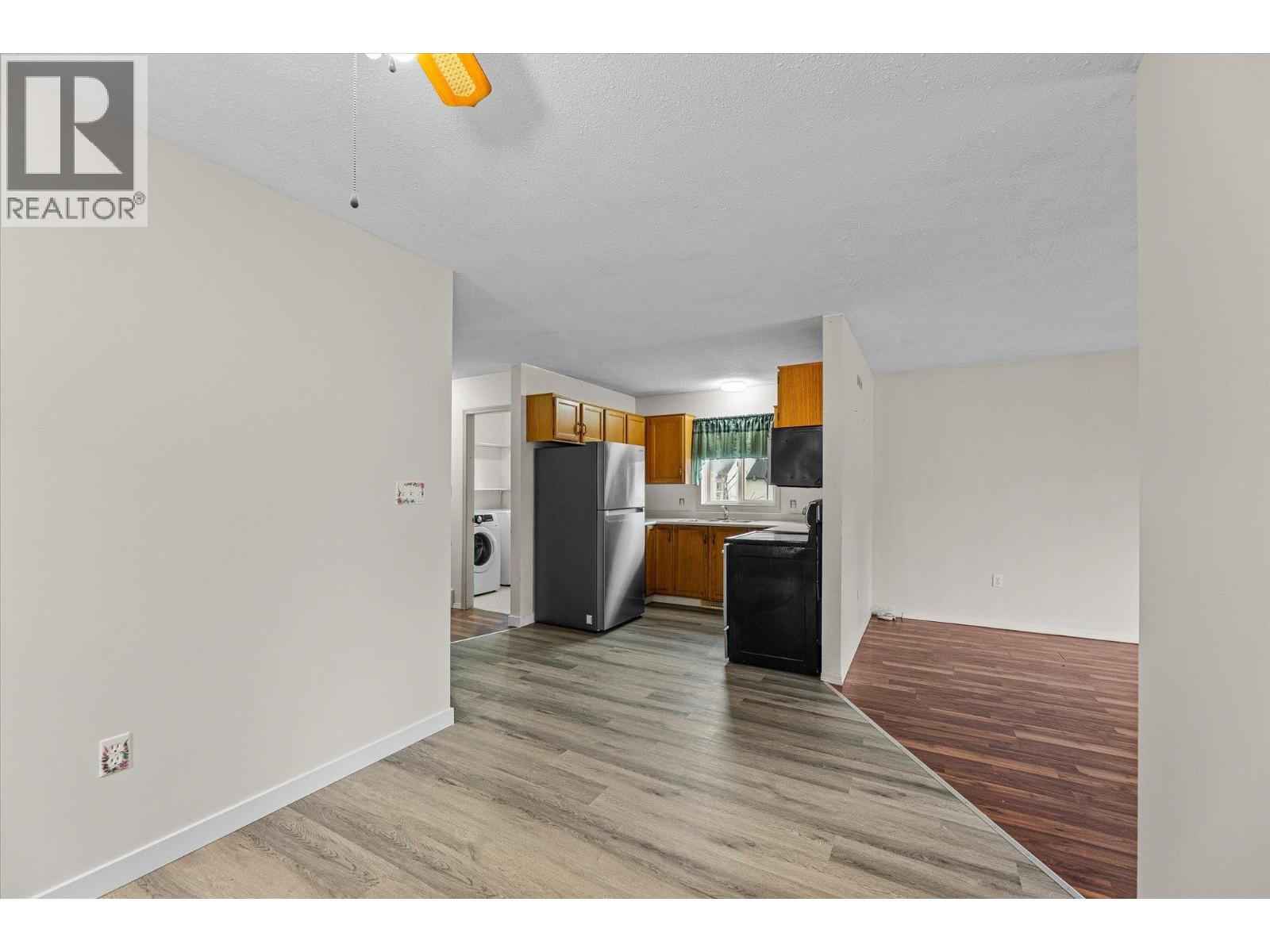 923 Fuller Avenue, Kelowna, British Columbia  V1Y 6X5 - Photo 9 - 10377670