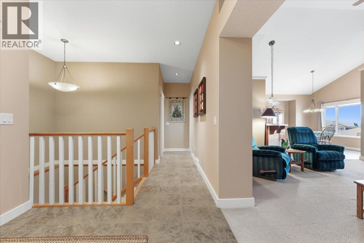 958 Mt Begbie Drive, Vernon, British Columbia  V1B 2Z5 - Photo 5 - 10377134