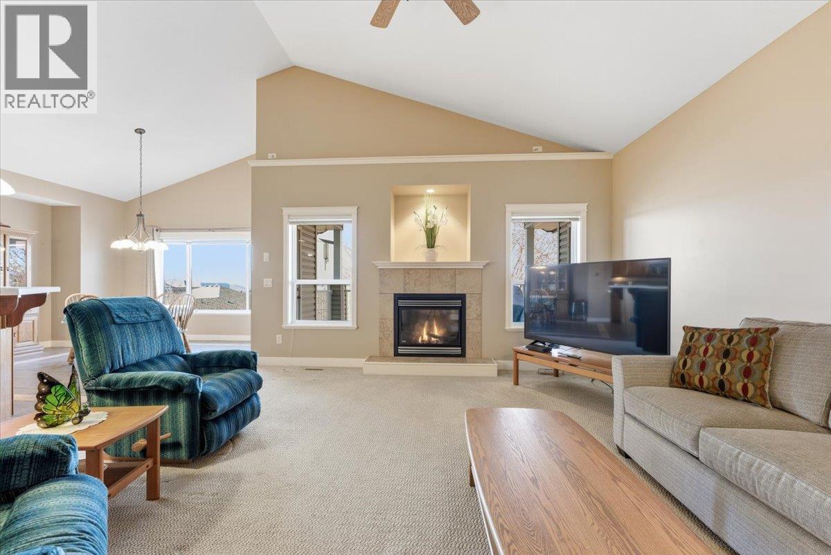 958 Mt Begbie Drive, Vernon, British Columbia  V1B 2Z5 - Photo 6 - 10377134