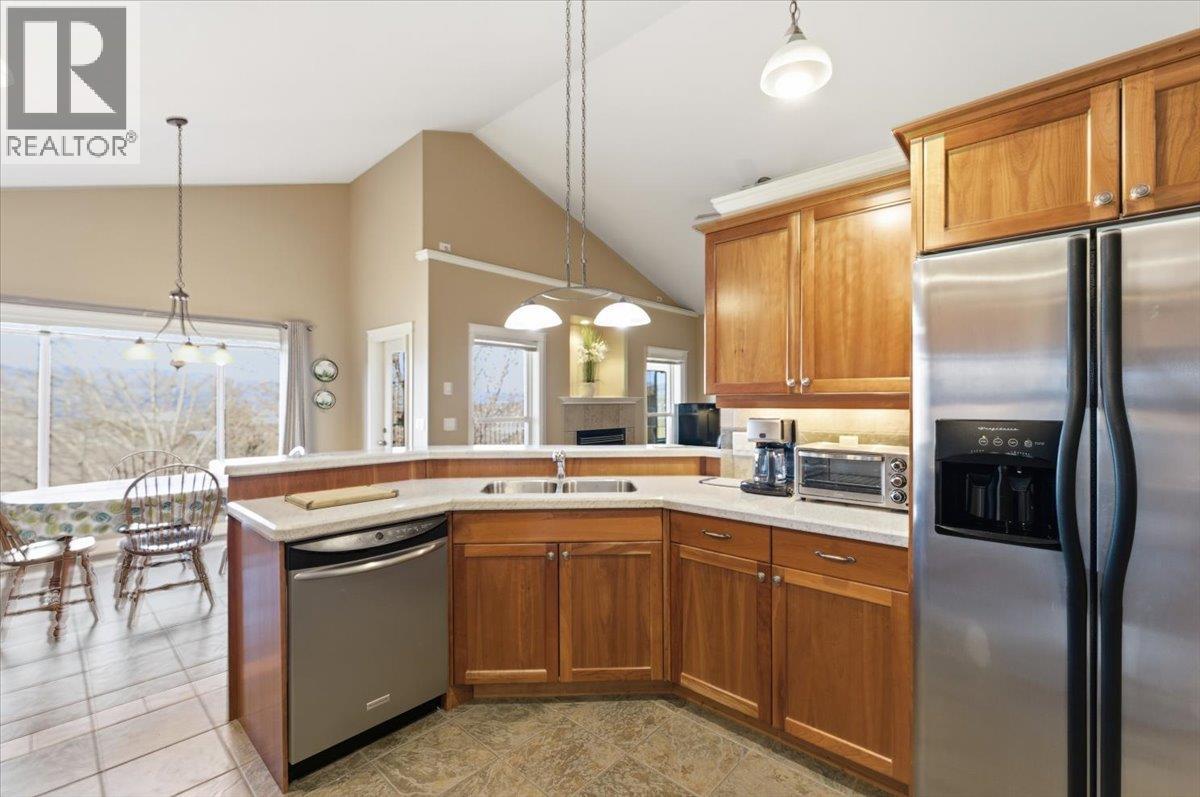 958 Mt Begbie Drive, Vernon, British Columbia  V1B 2Z5 - Photo 9 - 10377134