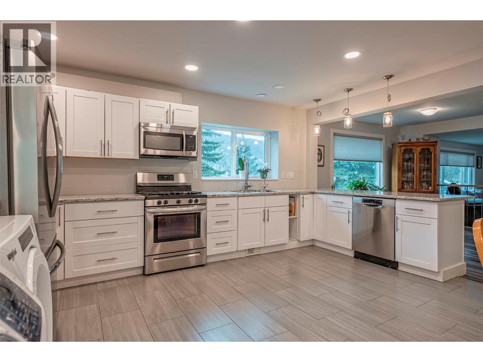 6449 97 Highway, Falkland, British Columbia  V0E 1W0 - Photo 14 - 10378171