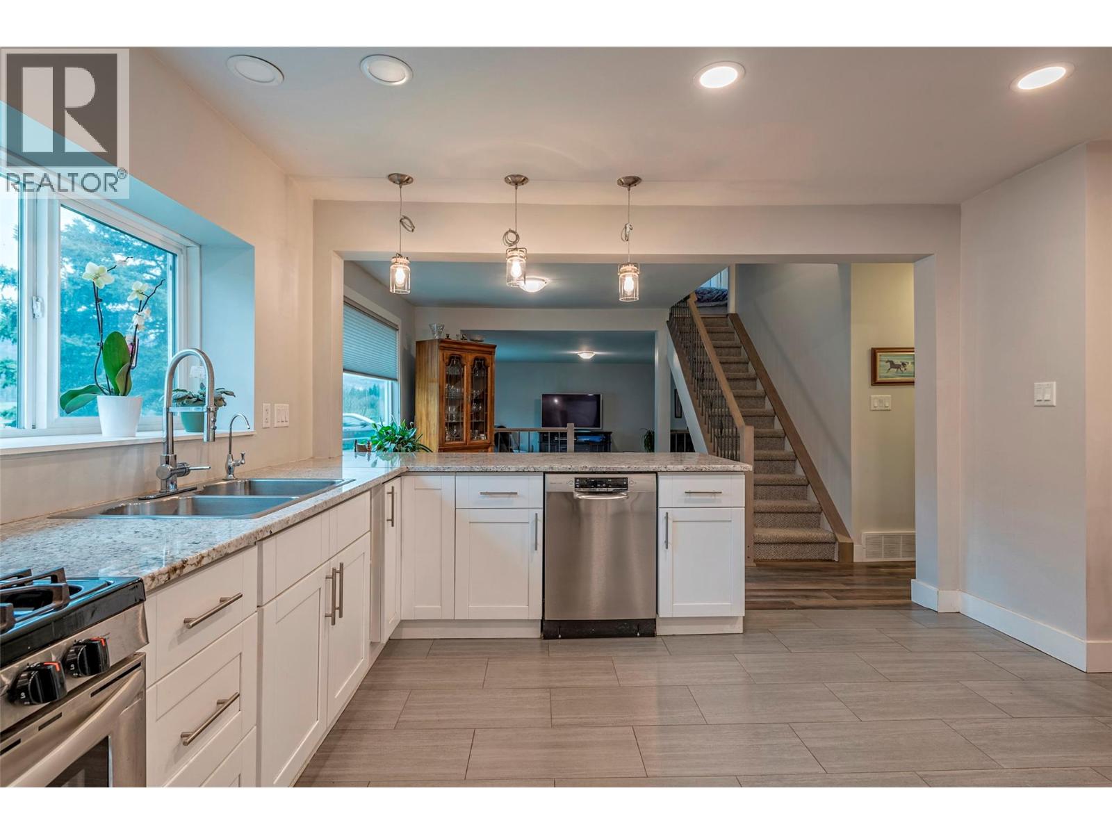 6449 97 Highway, Falkland, British Columbia  V0E 1W0 - Photo 17 - 10378171