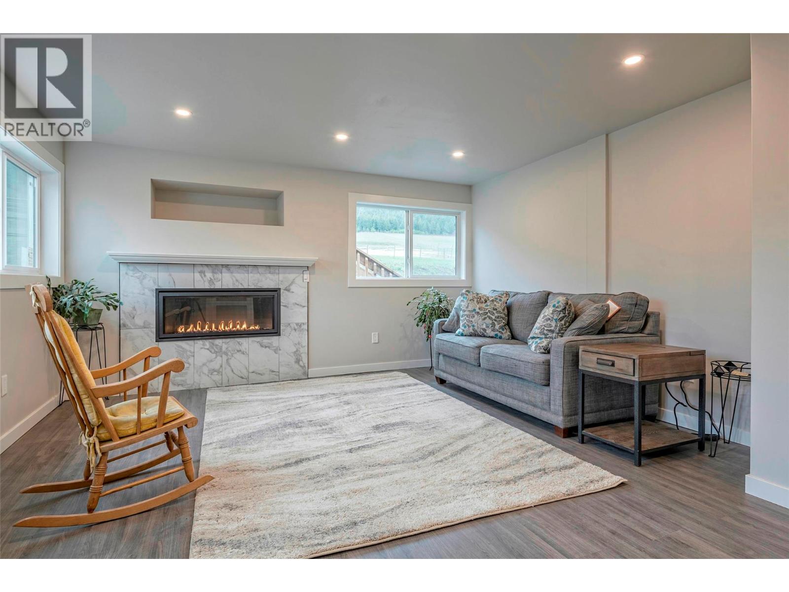 6449 97 Highway, Falkland, British Columbia  V0E 1W0 - Photo 3 - 10378171