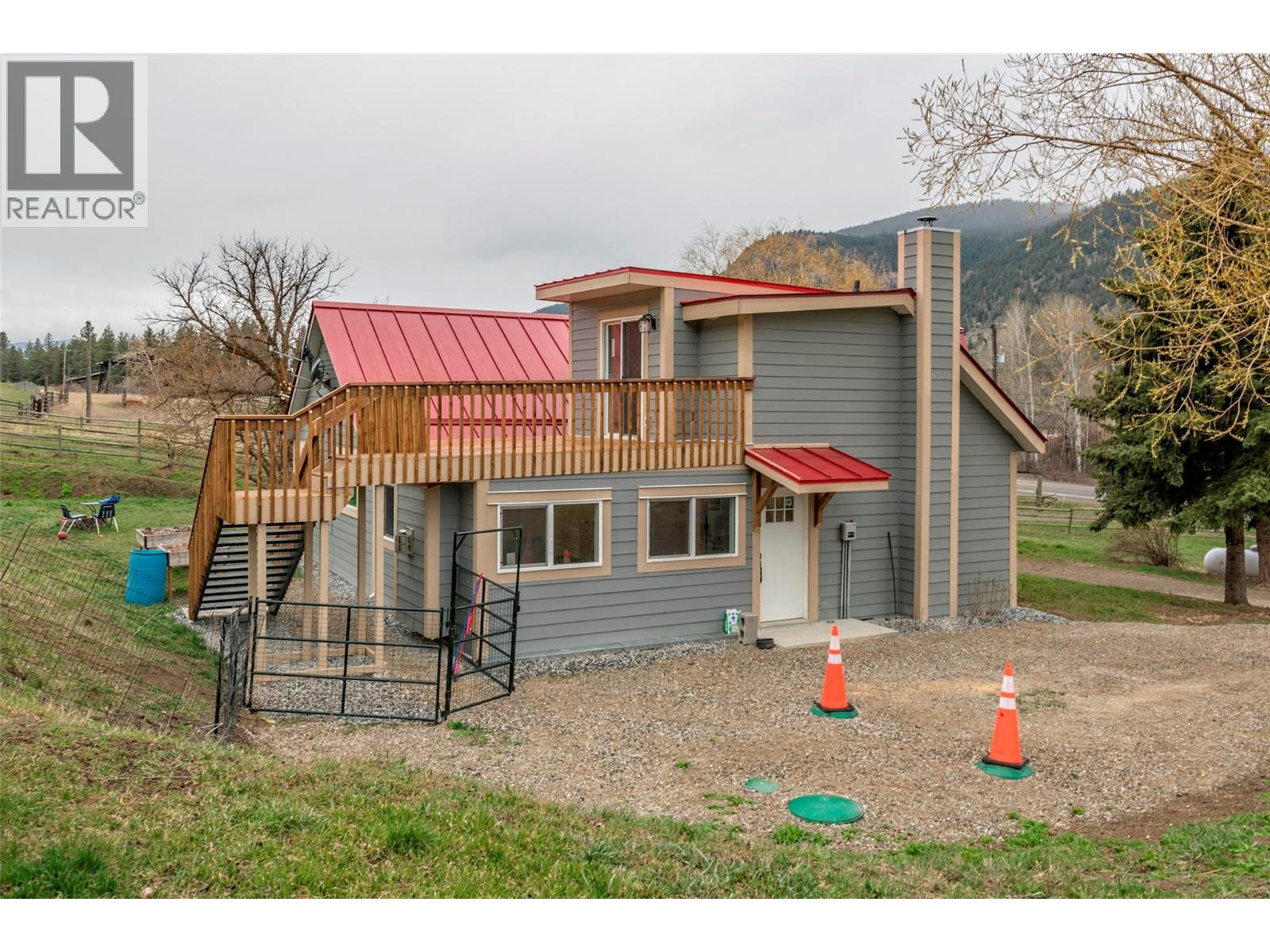 6449 97 Highway, Falkland, British Columbia  V0E 1W0 - Photo 36 - 10378171
