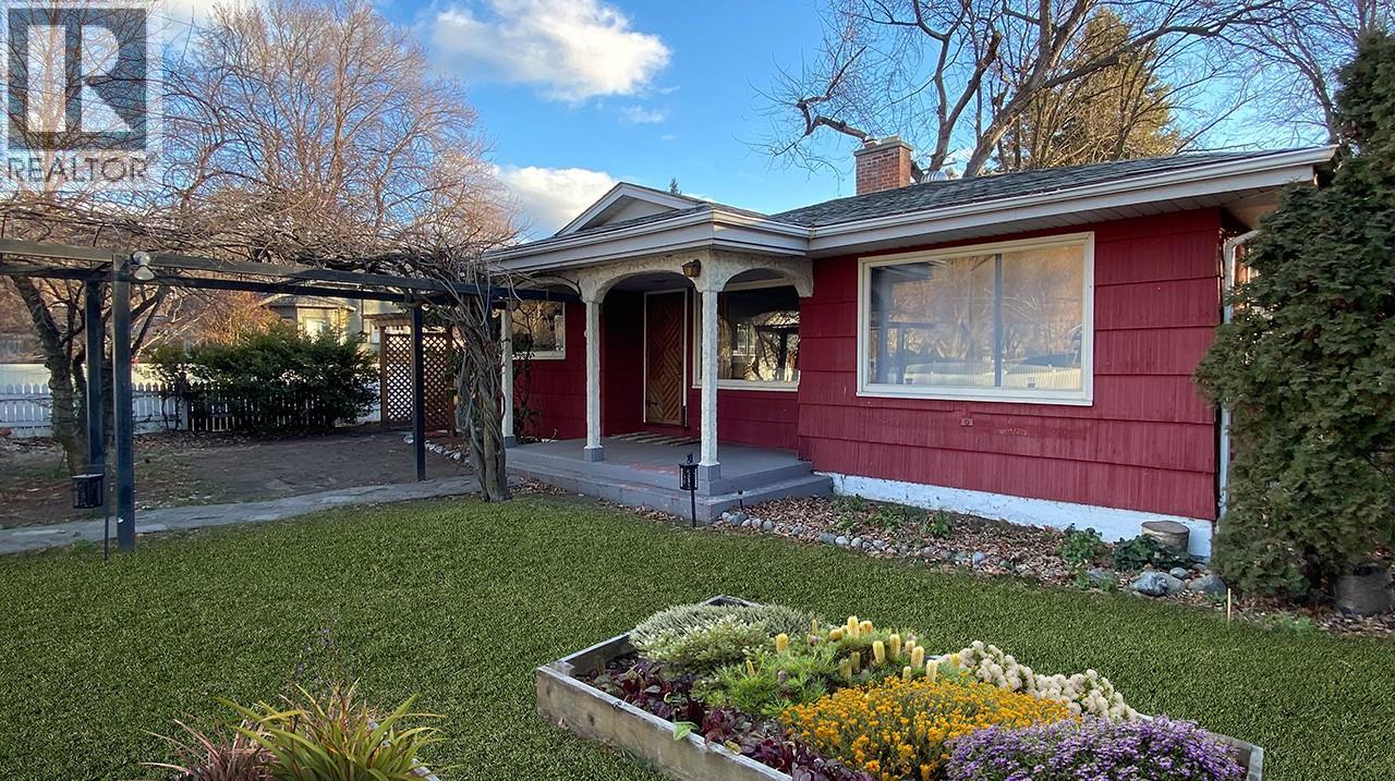 284 Robinson Avenue, Naramata, British Columbia  V0H 1N0 - Photo 1 - 10378023