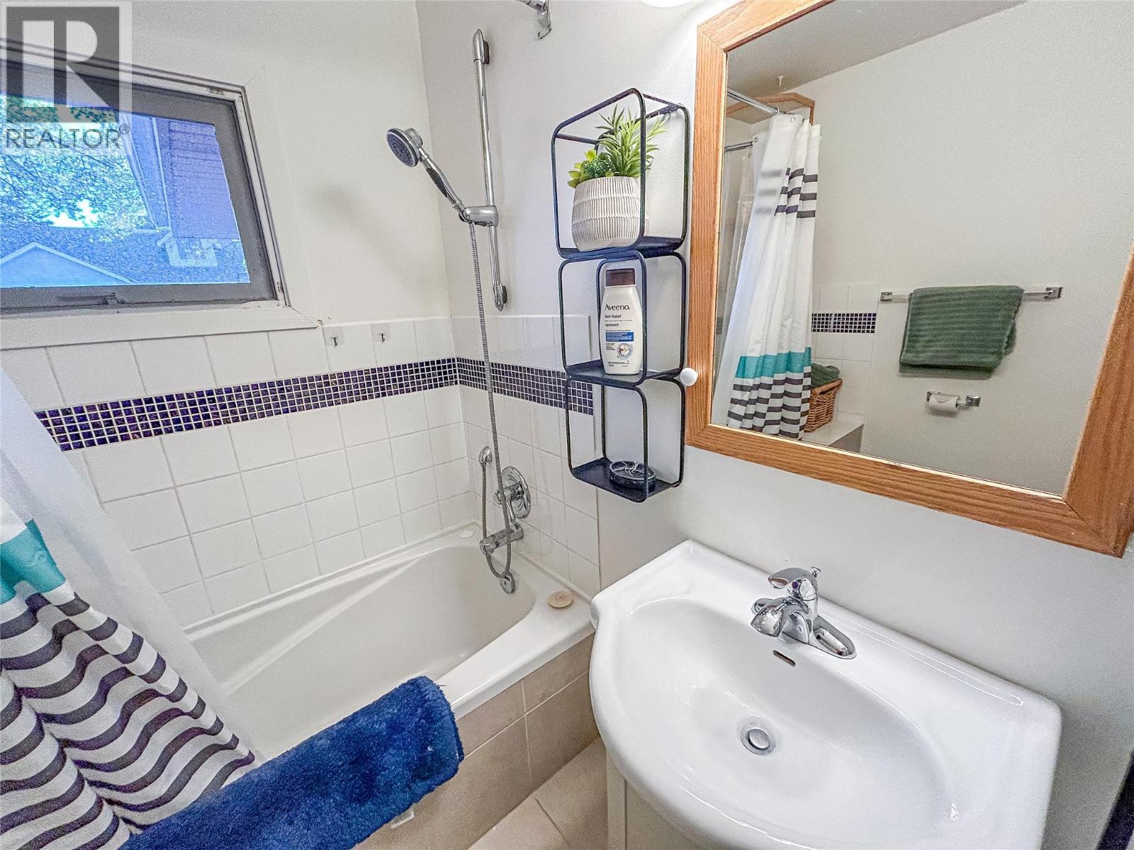 284 Robinson Avenue, Naramata, British Columbia  V0H 1N0 - Photo 19 - 10378023