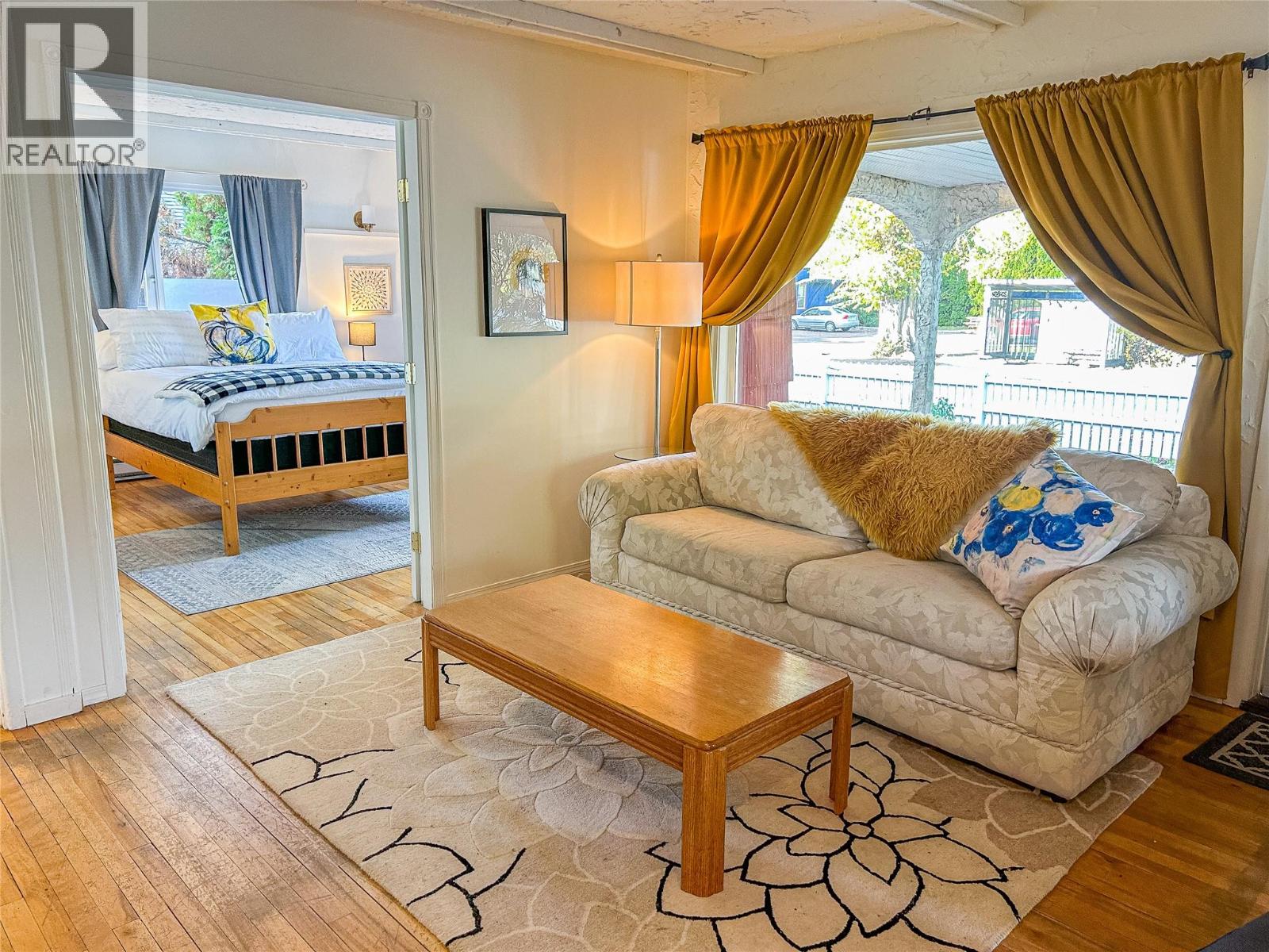 284 Robinson Avenue, Naramata, British Columbia  V0H 1N0 - Photo 4 - 10378023