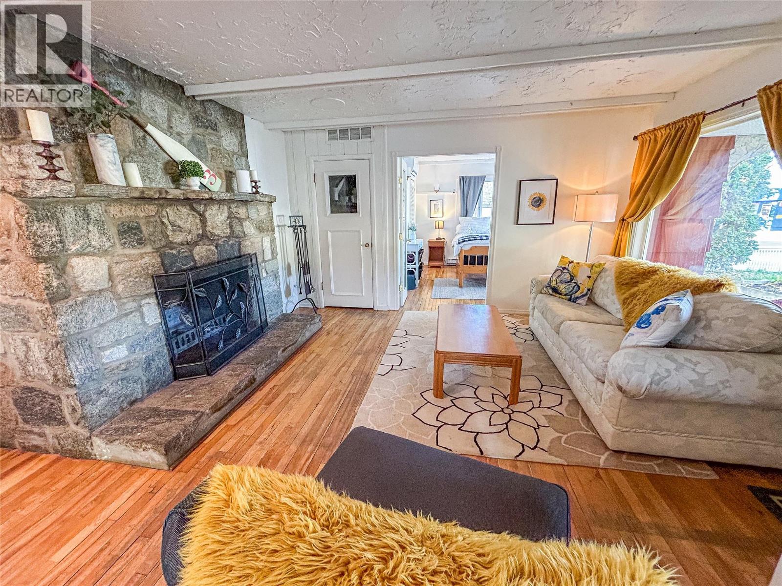 284 Robinson Avenue, Naramata, British Columbia  V0H 1N0 - Photo 3 - 10378063