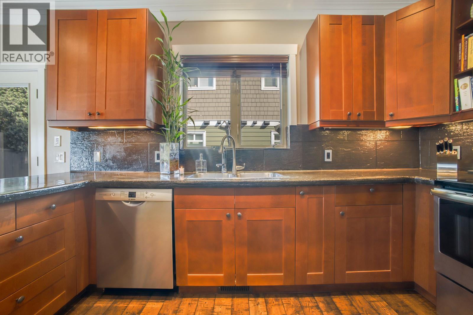 819 Cadder Avenue, Kelowna, British Columbia  V1Y 5N7 - Photo 9 - 10377344