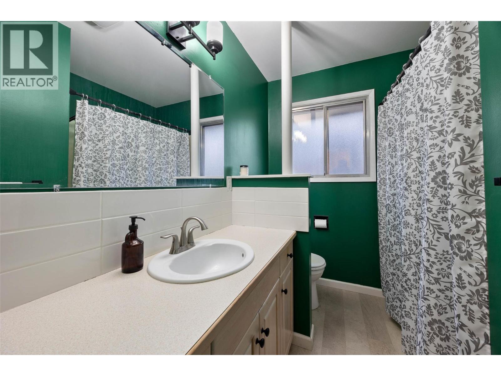 2570 Thompson Drive, Kamloops, British Columbia  V2C 4L4 - Photo 18 - 10378244