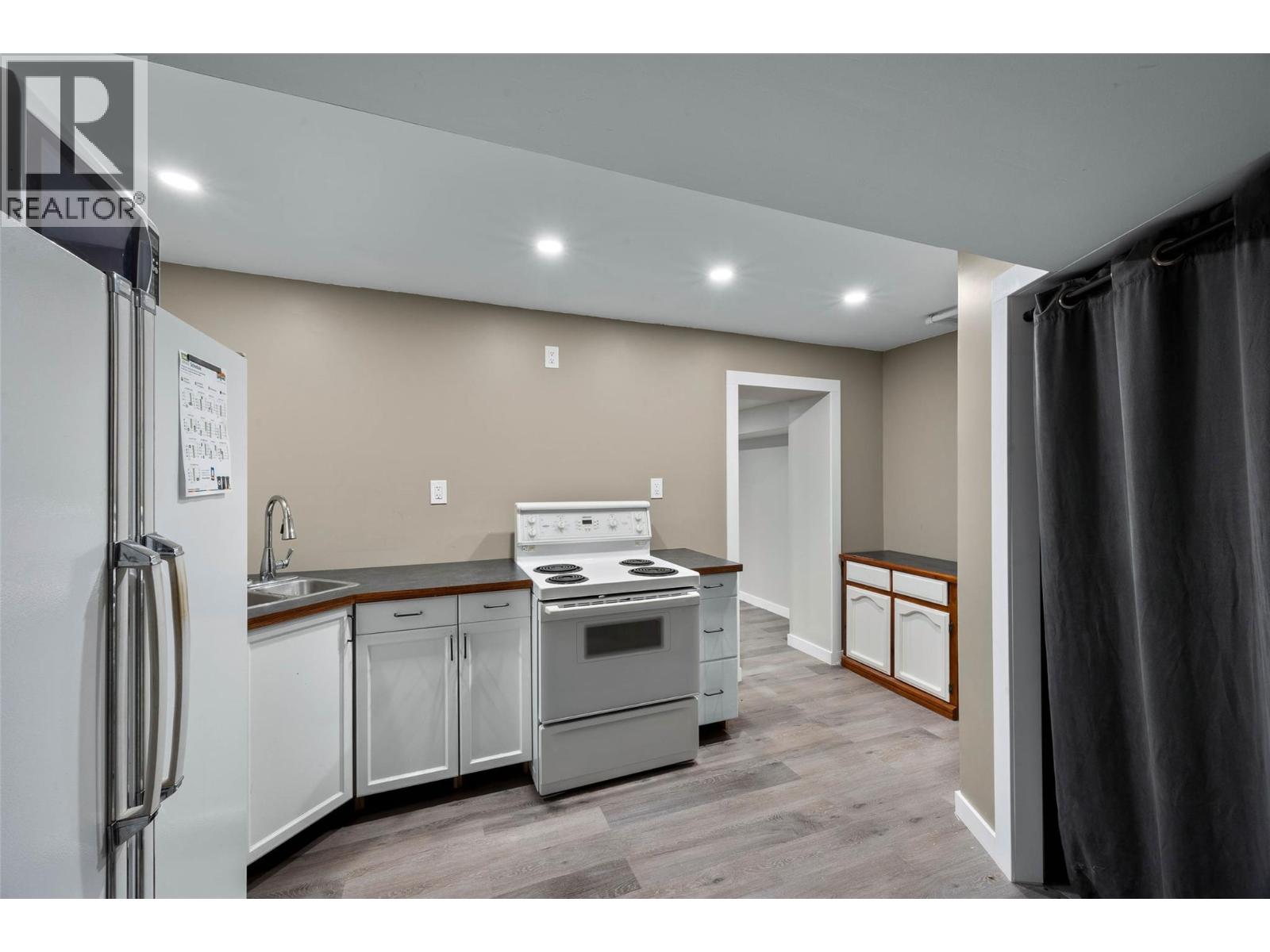 2570 Thompson Drive, Kamloops, British Columbia  V2C 4L4 - Photo 29 - 10378244