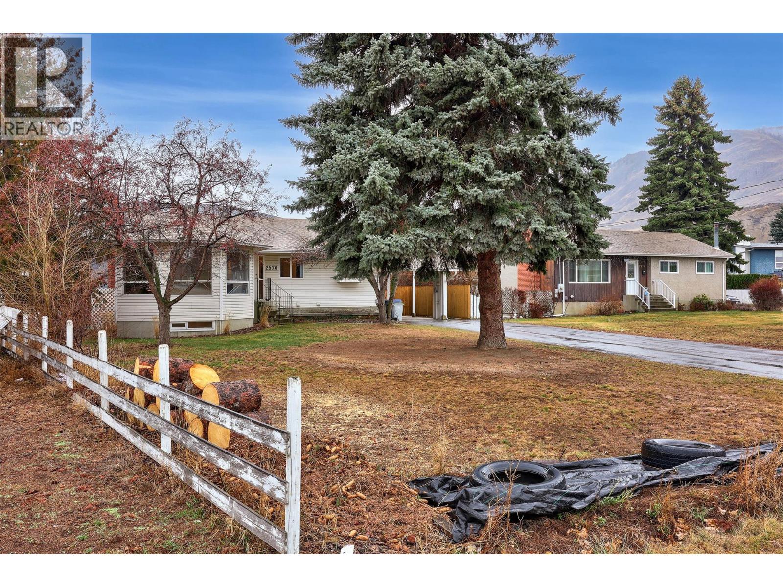 2570 Thompson Drive, Kamloops, British Columbia  V2C 4L4 - Photo 4 - 10378244