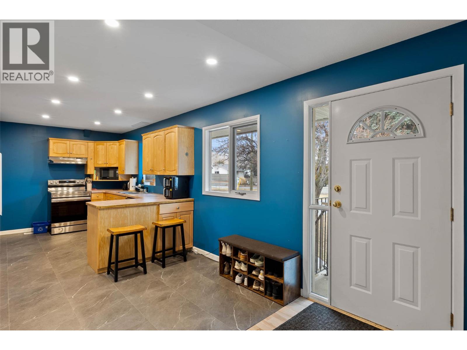 2570 Thompson Drive, Kamloops, British Columbia  V2C 4L4 - Photo 5 - 10378244