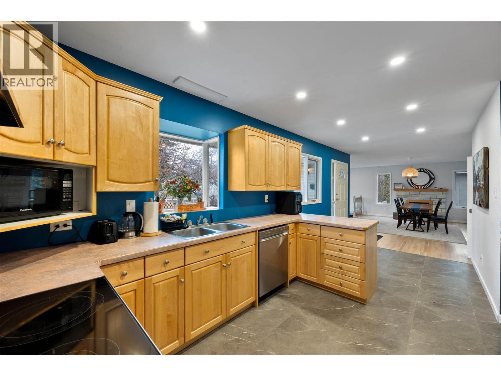 2570 Thompson Drive, Kamloops, British Columbia  V2C 4L4 - Photo 9 - 10378244