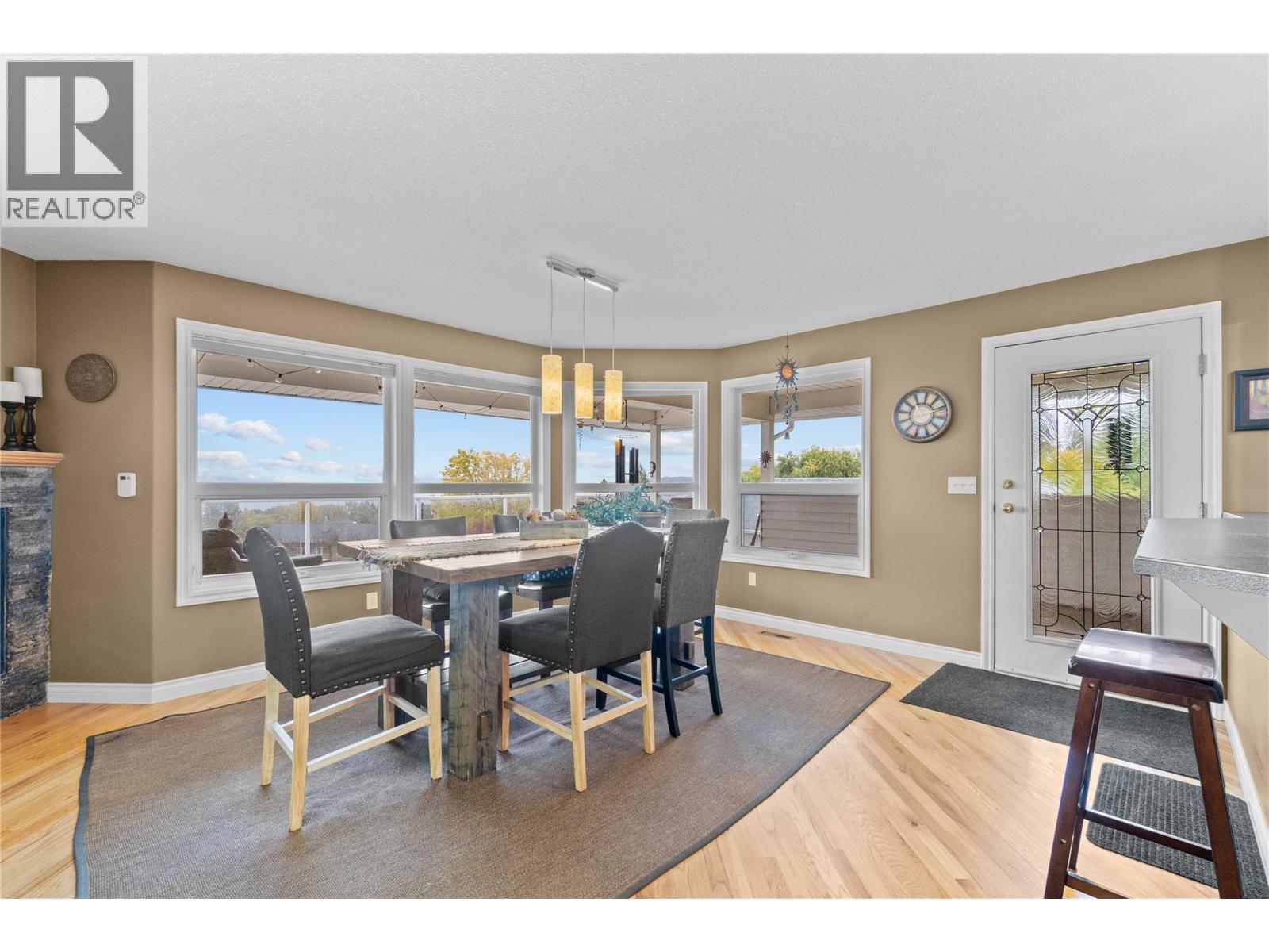 2270 3 Avenue Se, Salmon Arm, British Columbia  V1E 1K1 - Photo 11 - 10378047