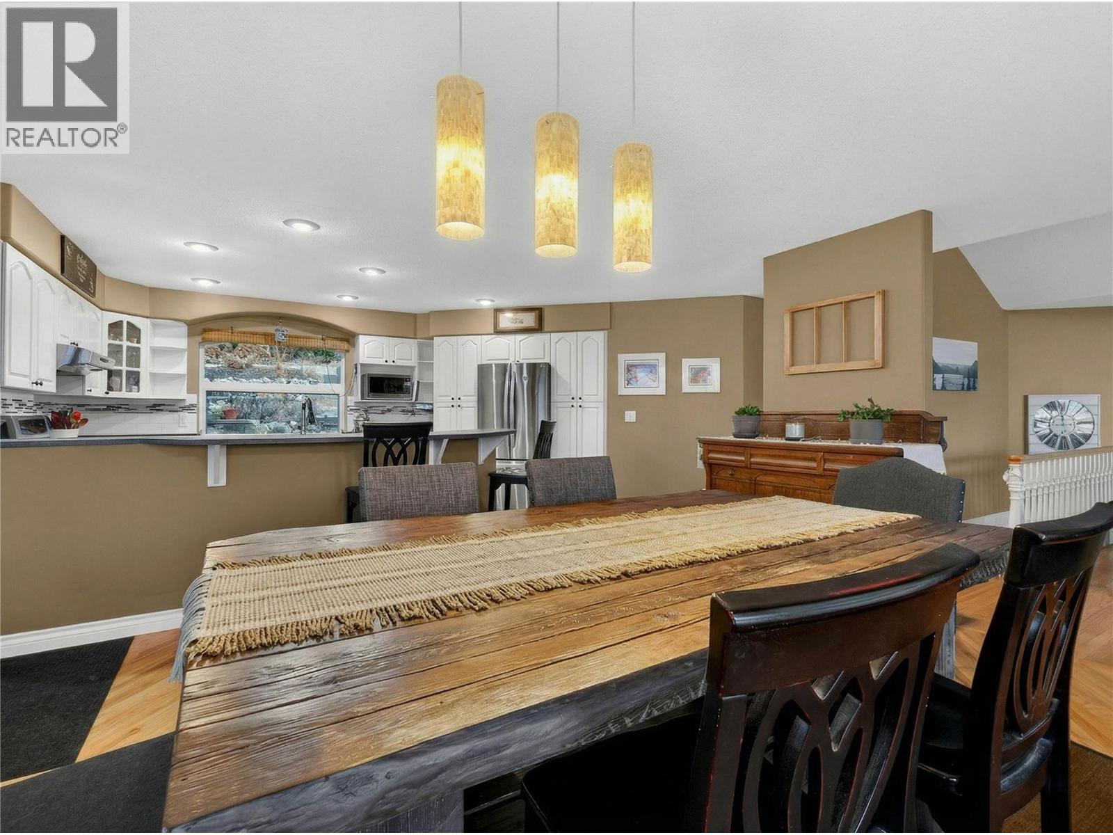 2270 3 Avenue Se, Salmon Arm, British Columbia  V1E 1K1 - Photo 13 - 10378047