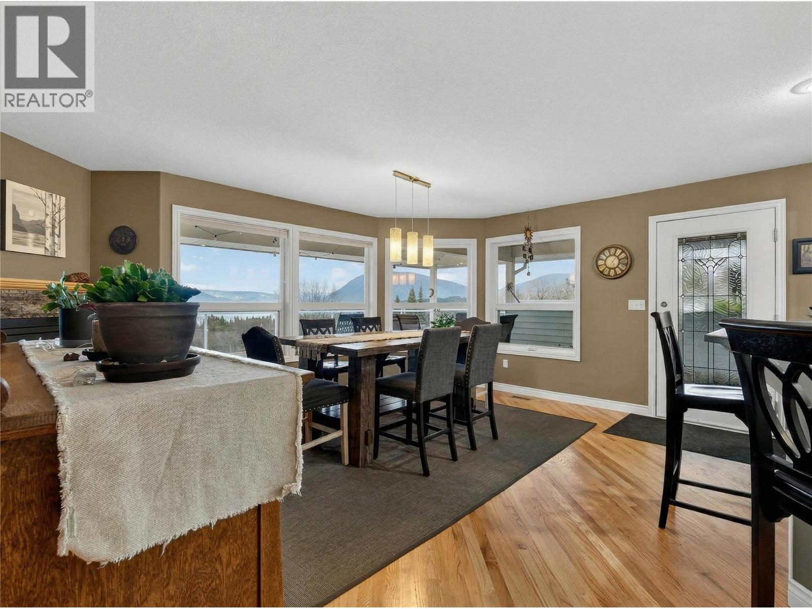 2270 3 Avenue Se, Salmon Arm, British Columbia  V1E 1K1 - Photo 14 - 10378047