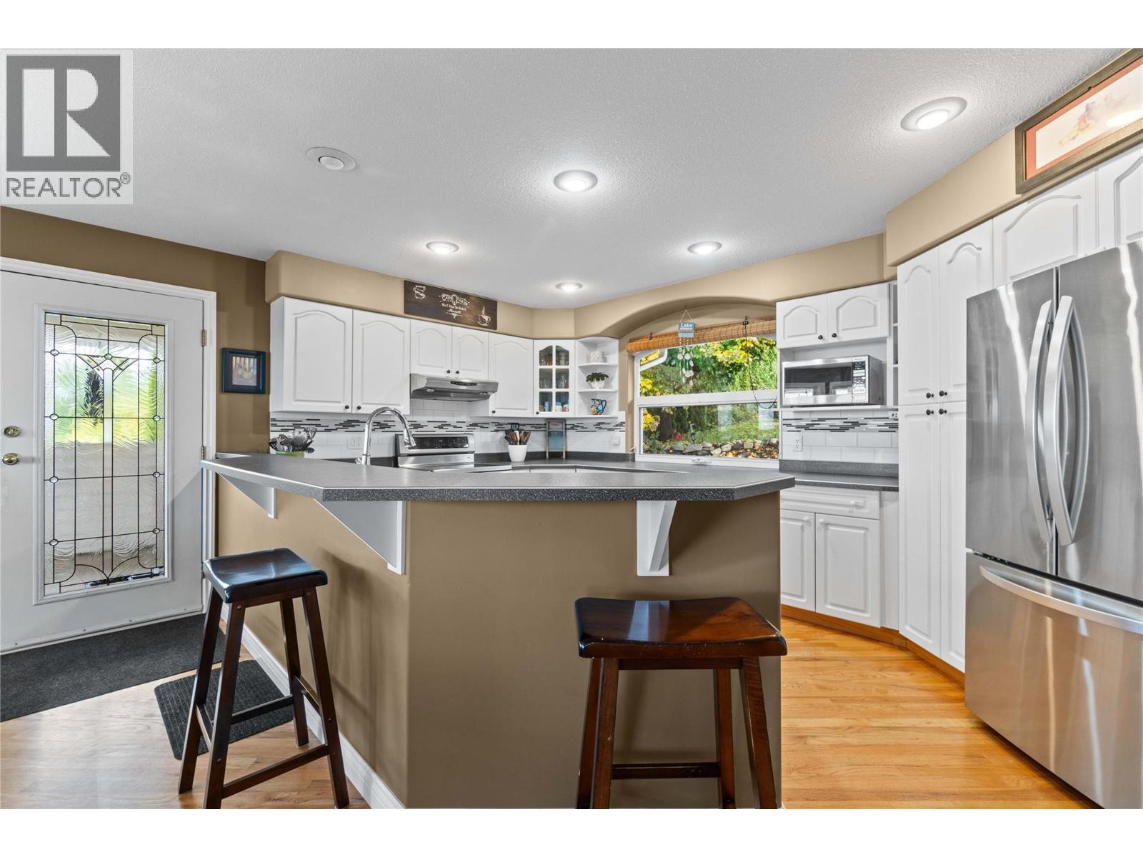 2270 3 Avenue Se, Salmon Arm, British Columbia  V1E 1K1 - Photo 15 - 10378047