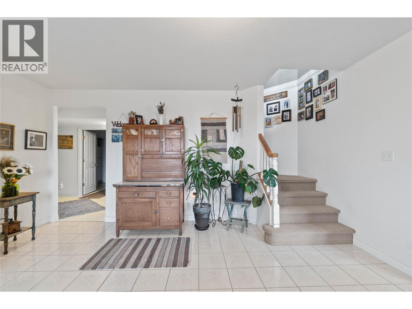 2270 3 Avenue Se, Salmon Arm, British Columbia  V1E 1K1 - Photo 29 - 10378047