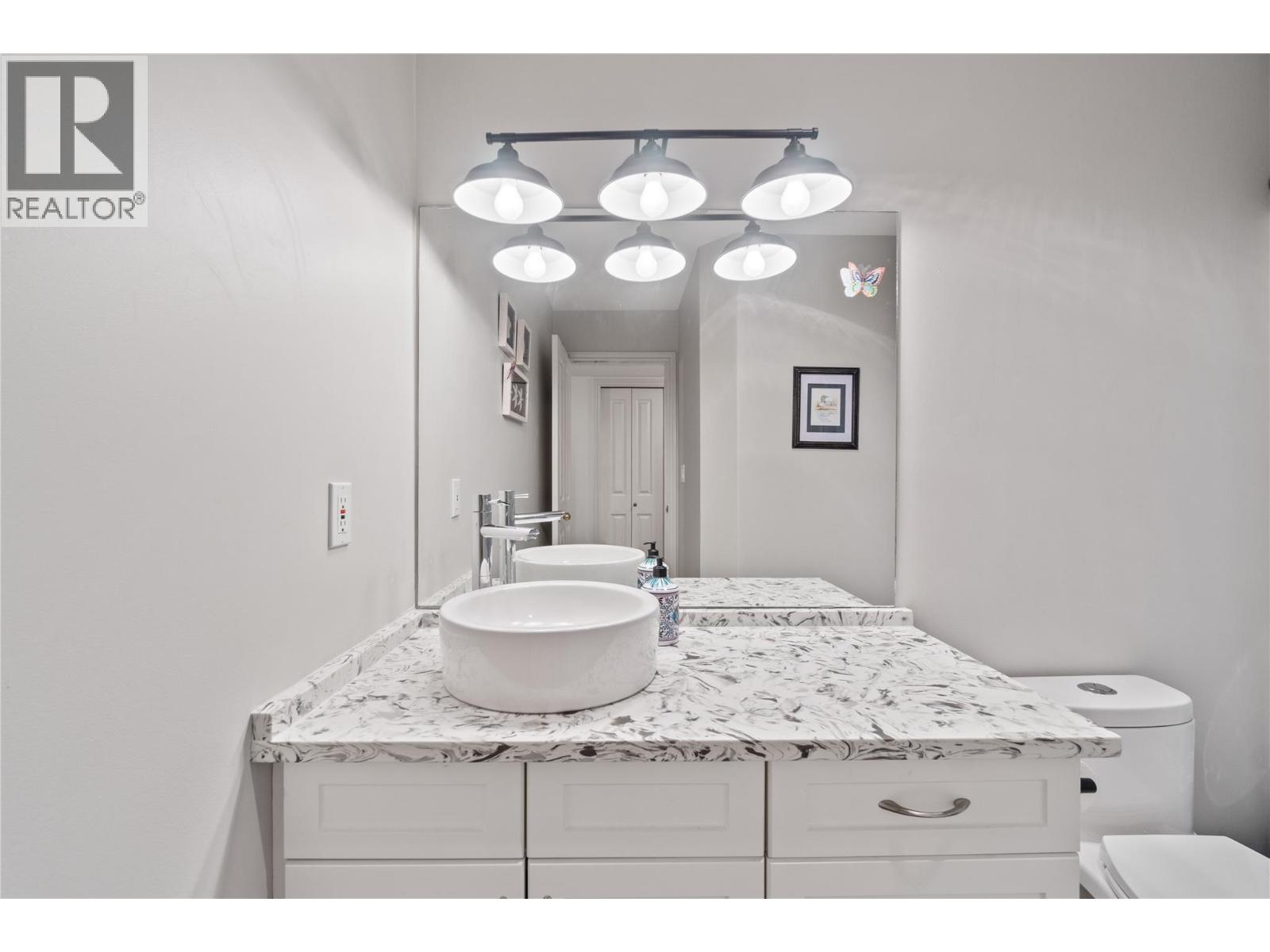 2270 3 Avenue Se, Salmon Arm, British Columbia  V1E 1K1 - Photo 34 - 10378047