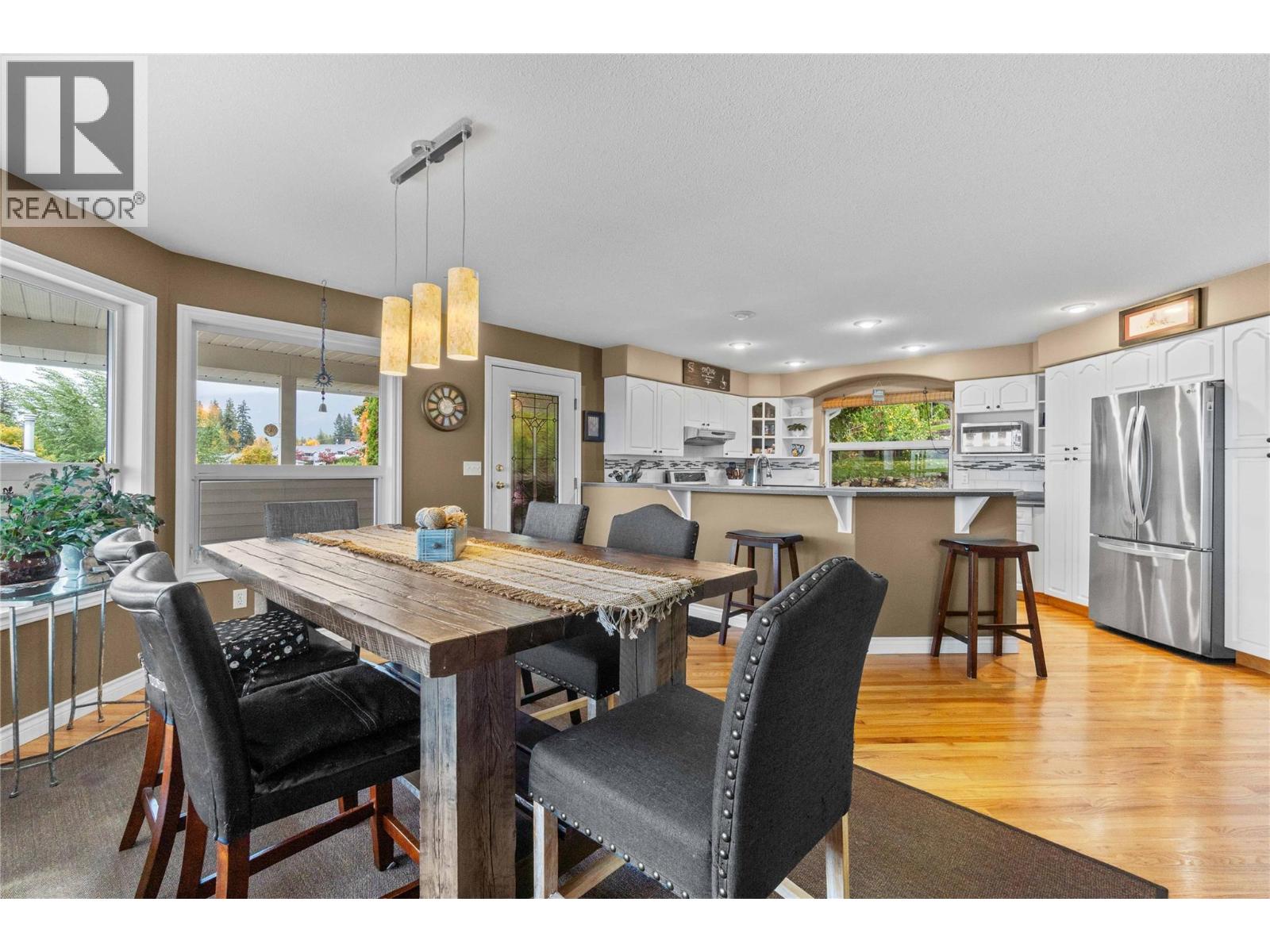 2270 3 Avenue Se, Salmon Arm, British Columbia  V1E 1K1 - Photo 9 - 10378047