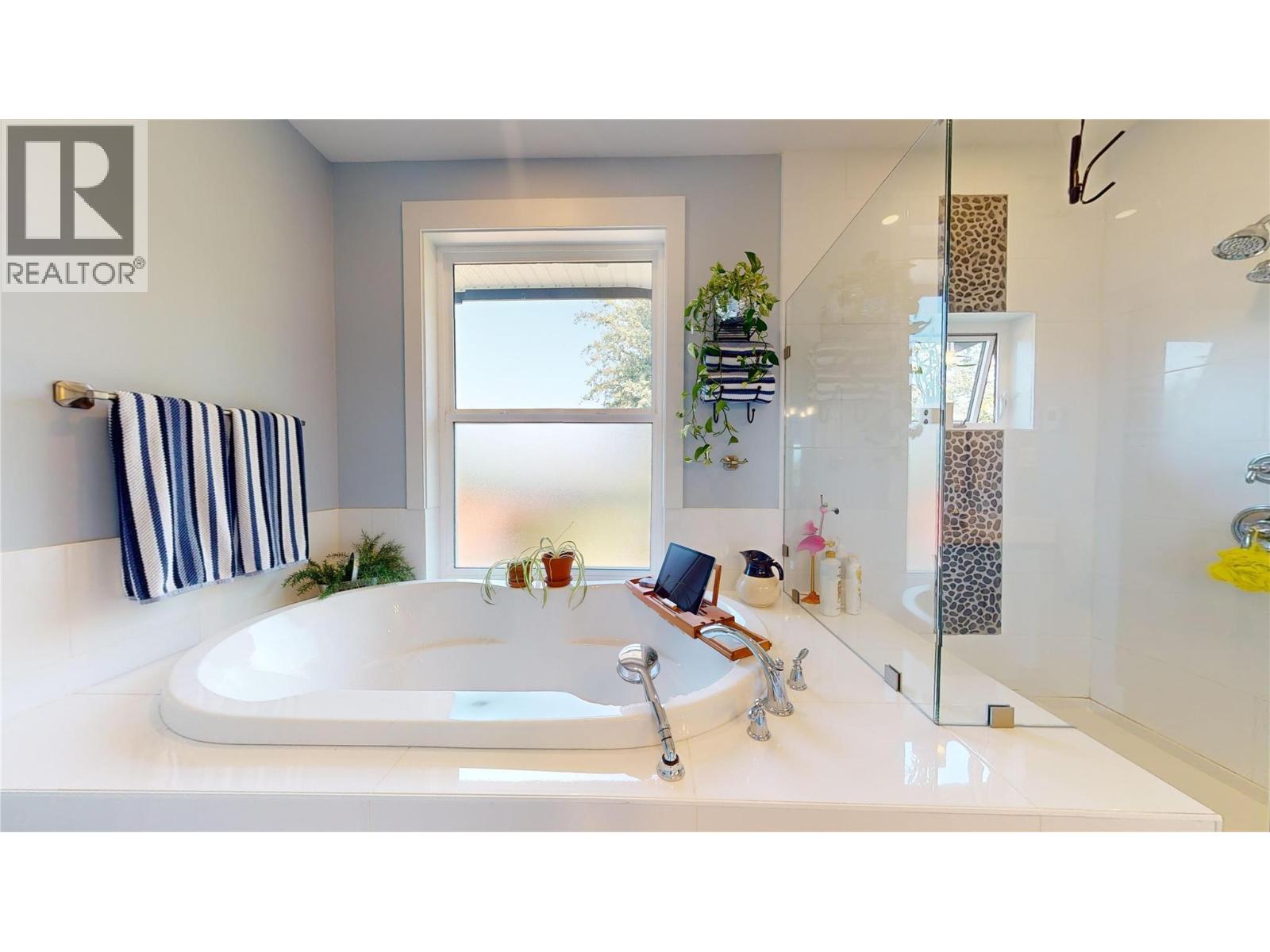 2526 Waverly Drive, Blind Bay, British Columbia  V0E 1H2 - Photo 23 - 10377959