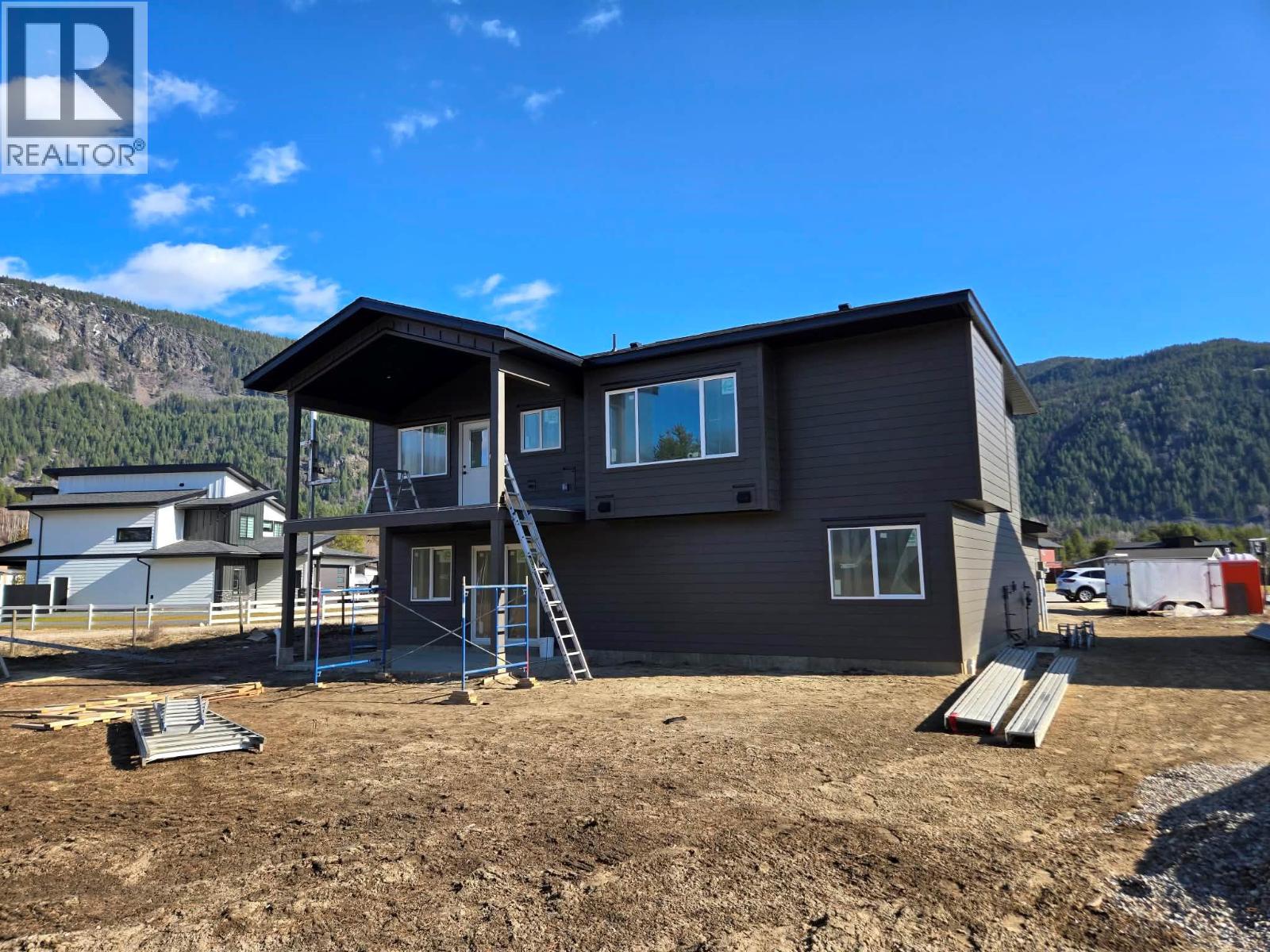 319 Elkview Trail, Castlegar, British Columbia  V1N 4L5 - Photo 4 - 10378069